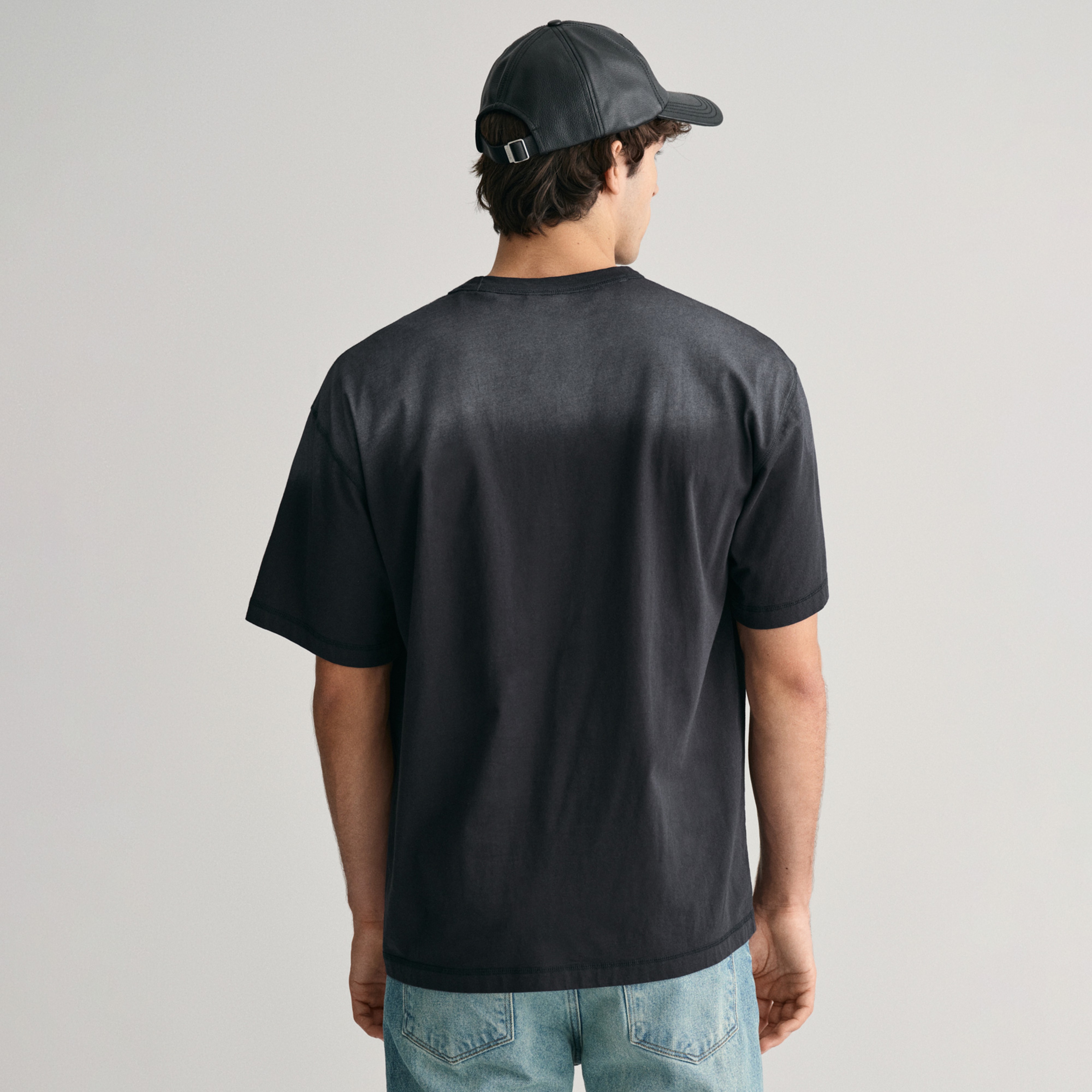 GANT Erkek Siyah Relaxed Fit Bisiklet Yaka Logolu T-shirt