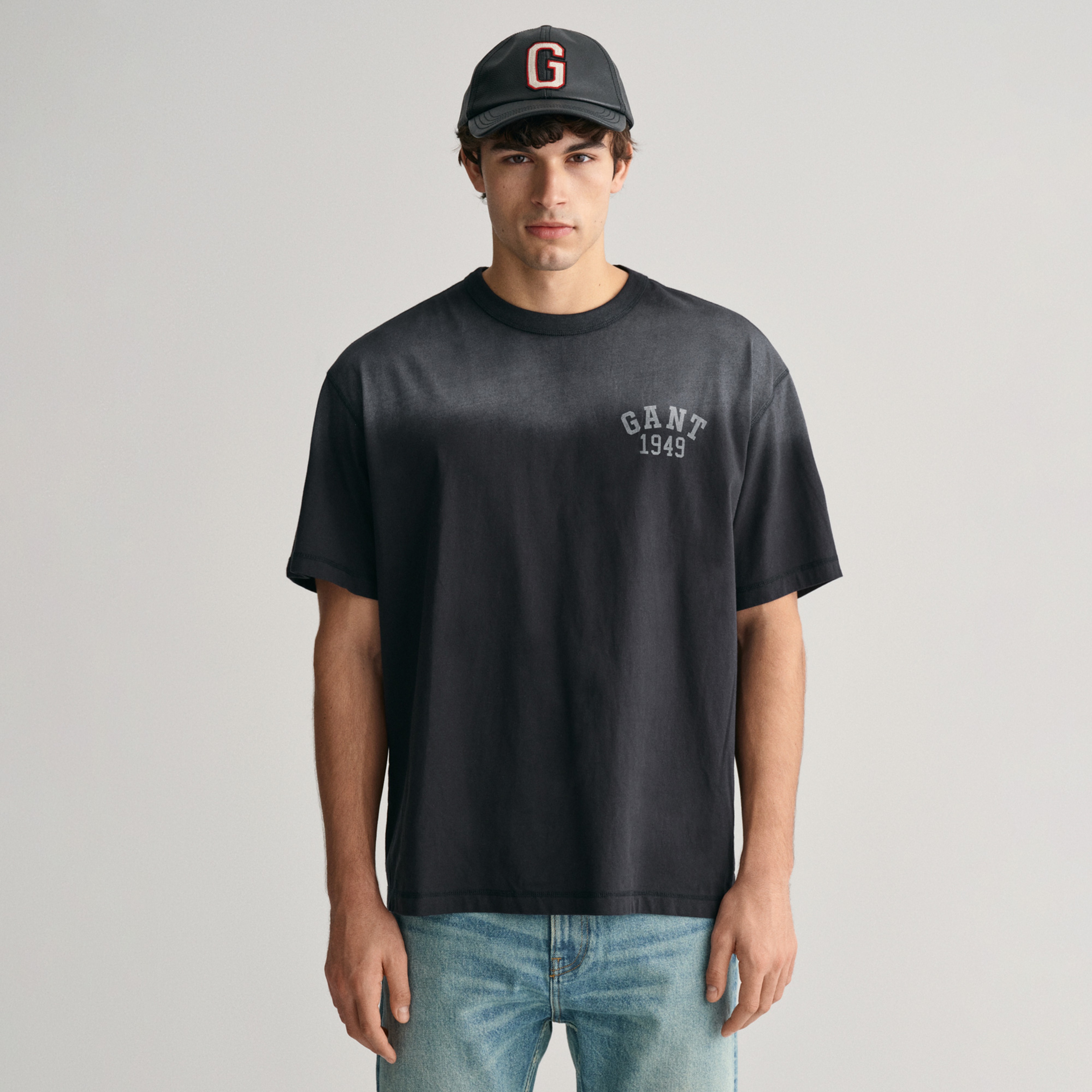 GANT Erkek Siyah Relaxed Fit Bisiklet Yaka Logolu T-shirt