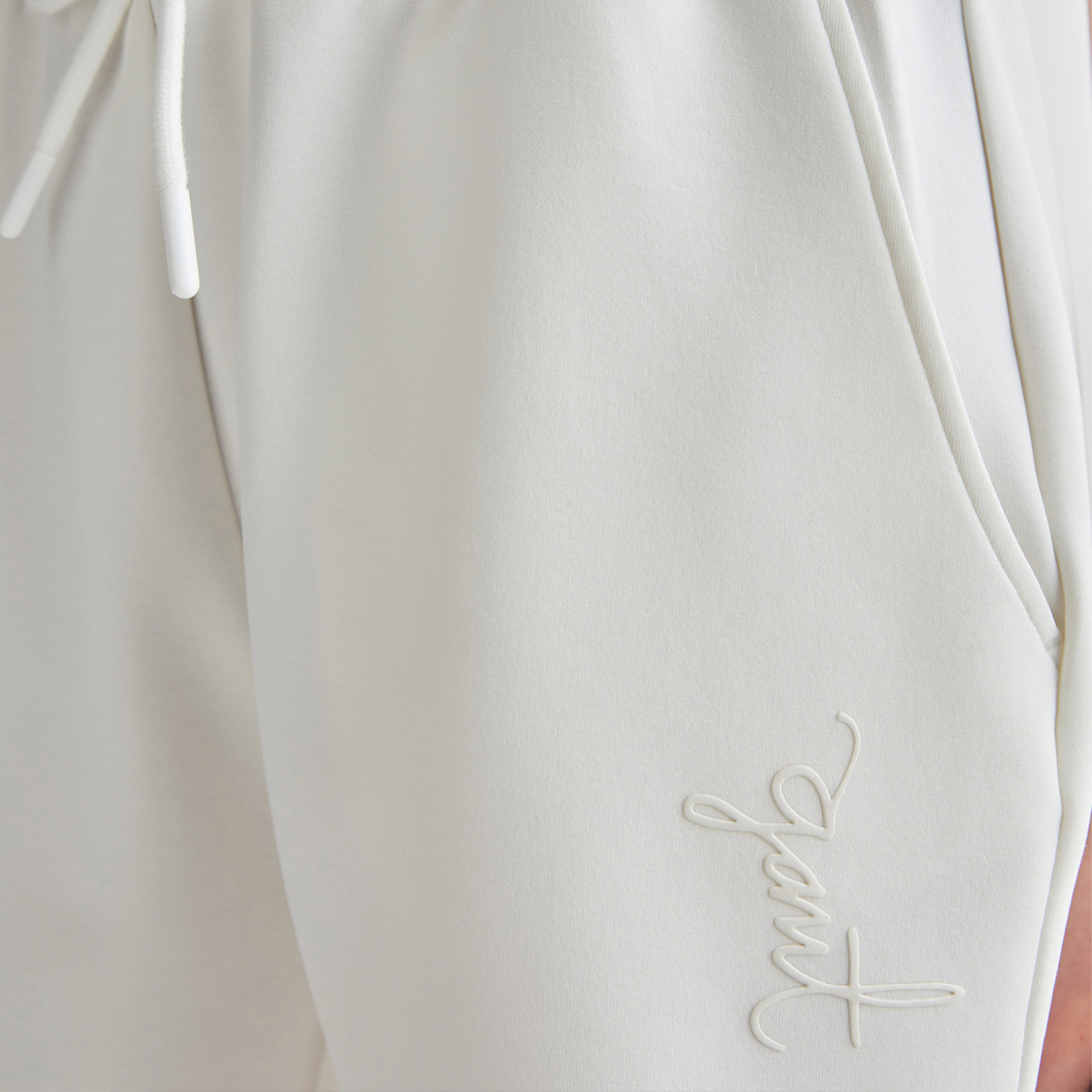 GANT Kadın Krem Regular Fit Şort