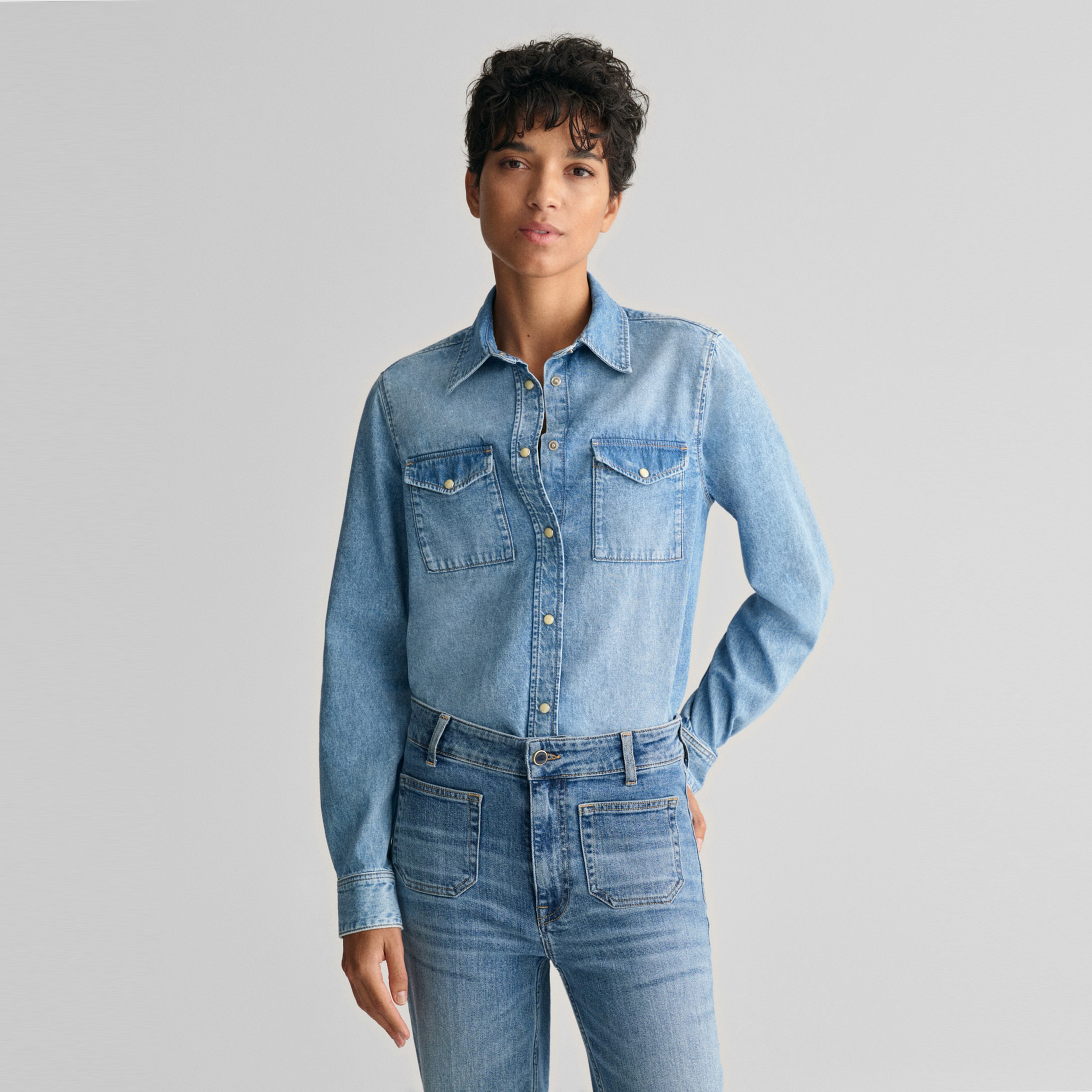 GANT Kadın Mavi Regular Fit Klasik Yaka Gömlek