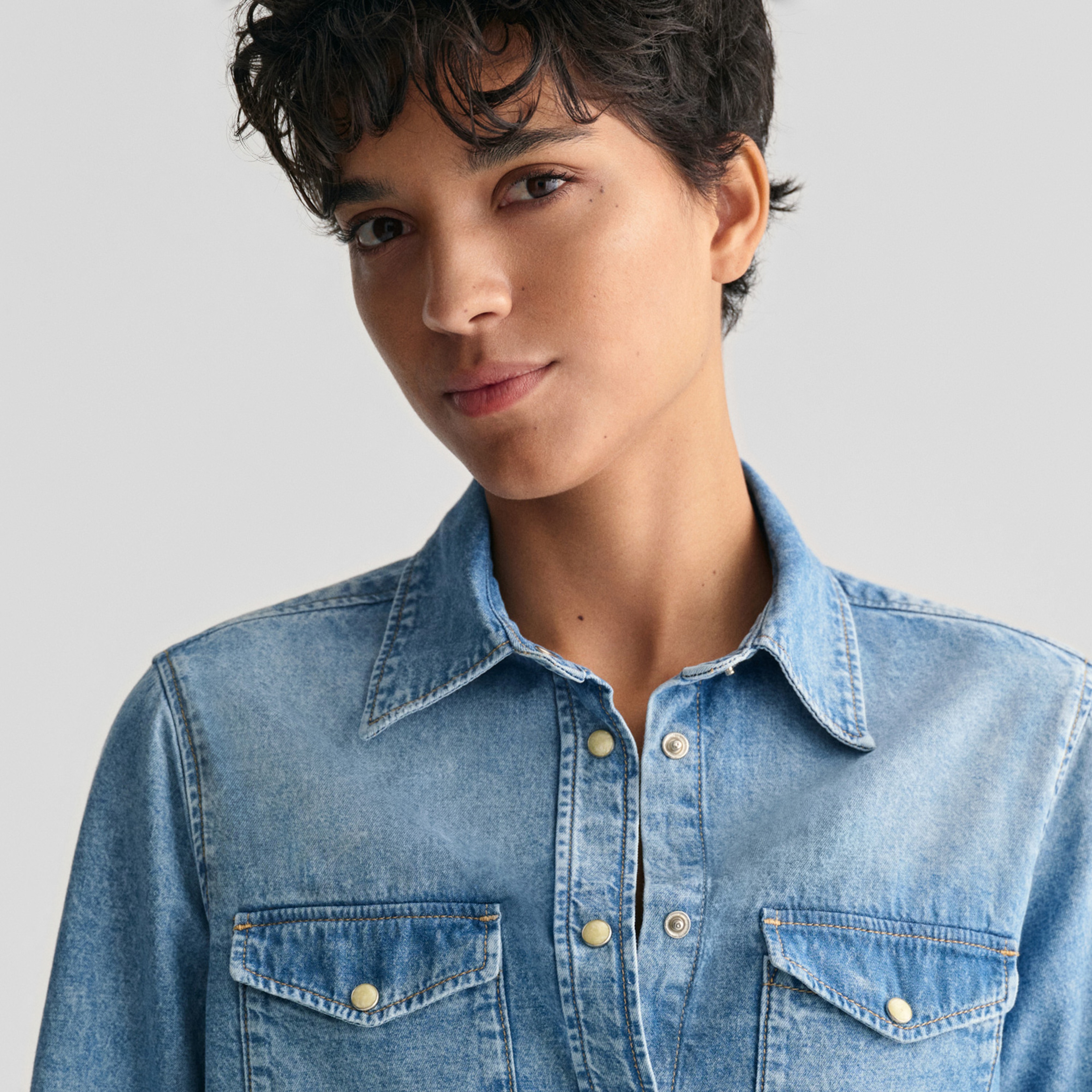 GANT Kadın Mavi Regular Fit Klasik Yaka Gömlek