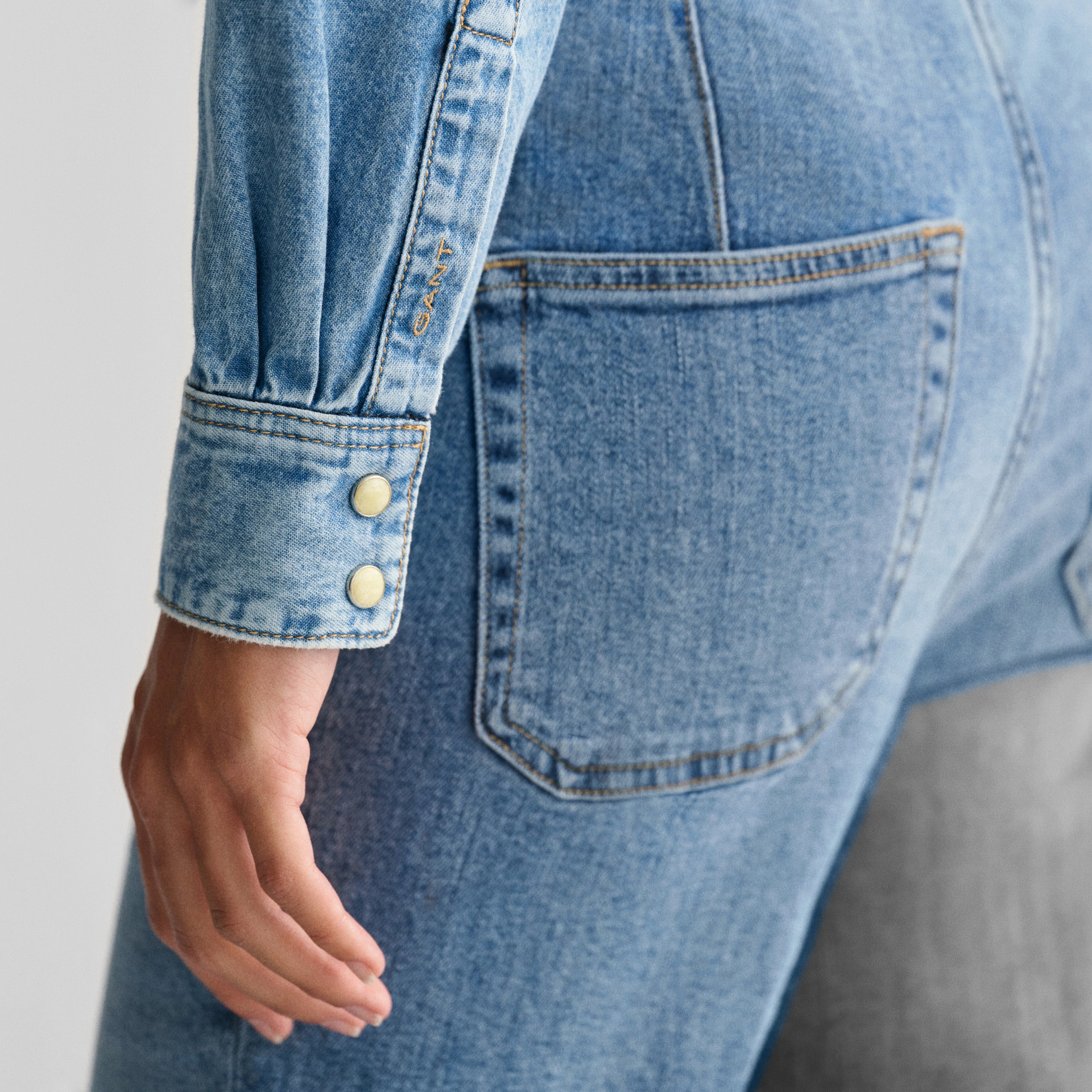 GANT Kadın Mavi Regular Fit Klasik Yaka Gömlek