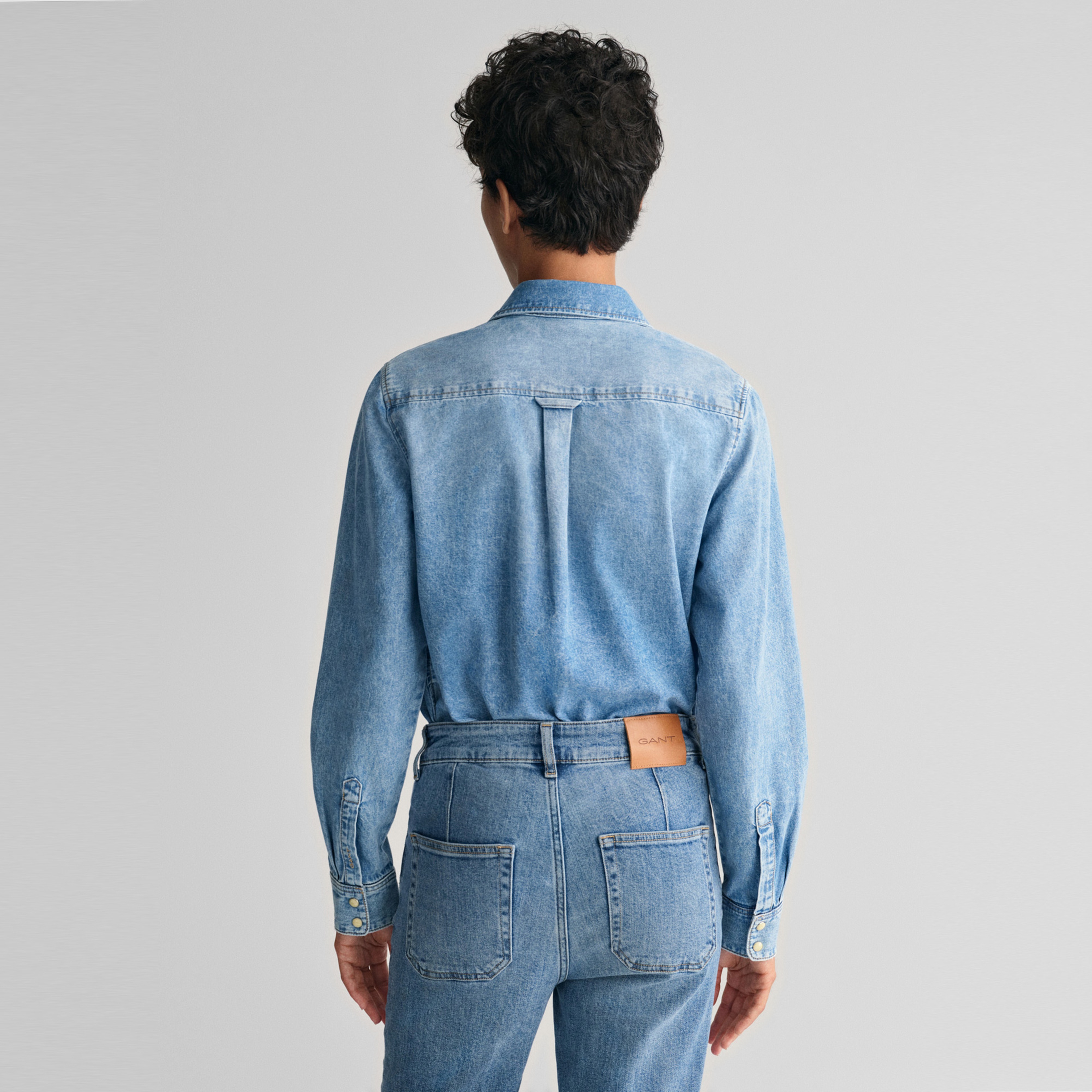 GANT Kadın Mavi Regular Fit Klasik Yaka Gömlek