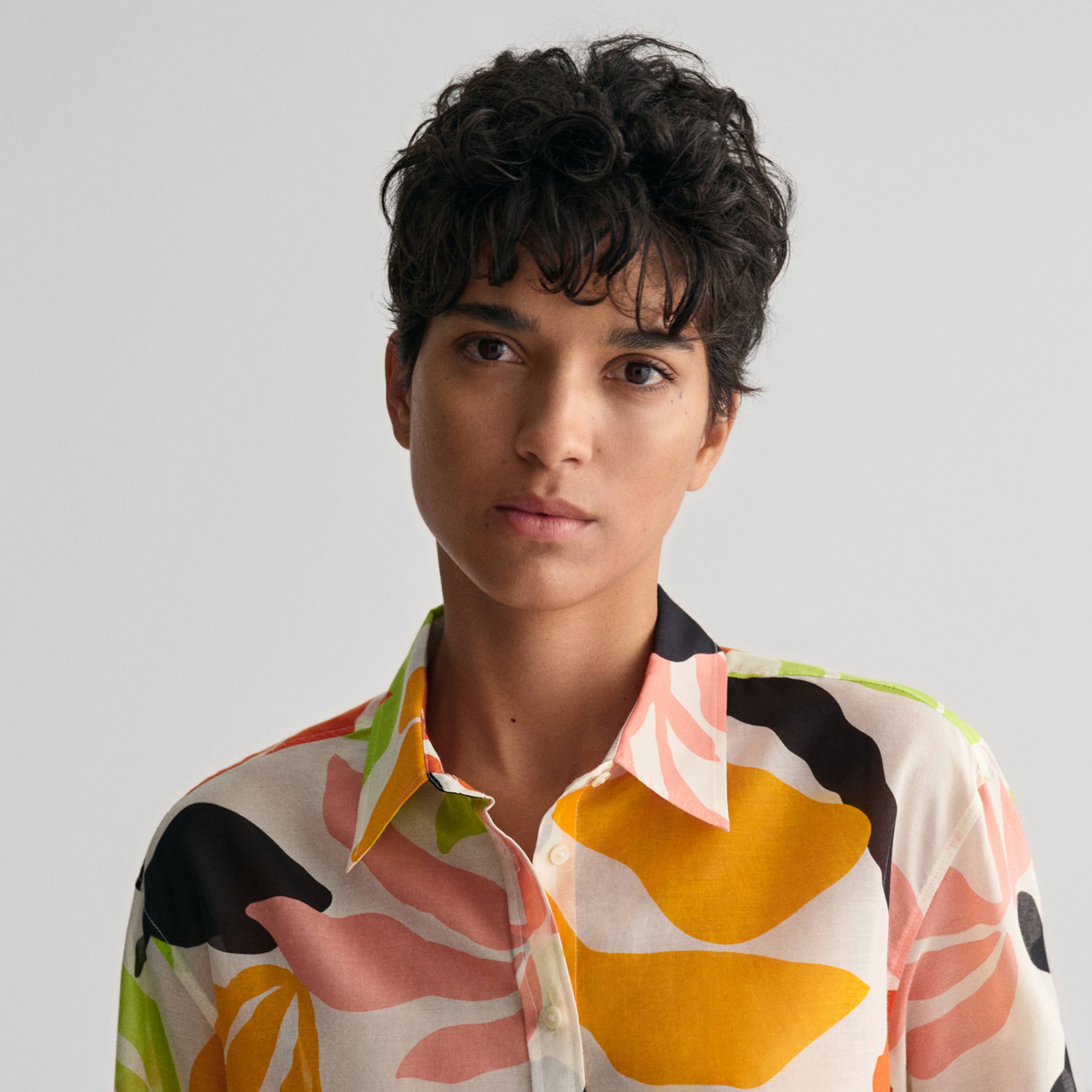 GANT Kadın Sarı Relaxed Fit Klasik Yaka Desenli Gömlek