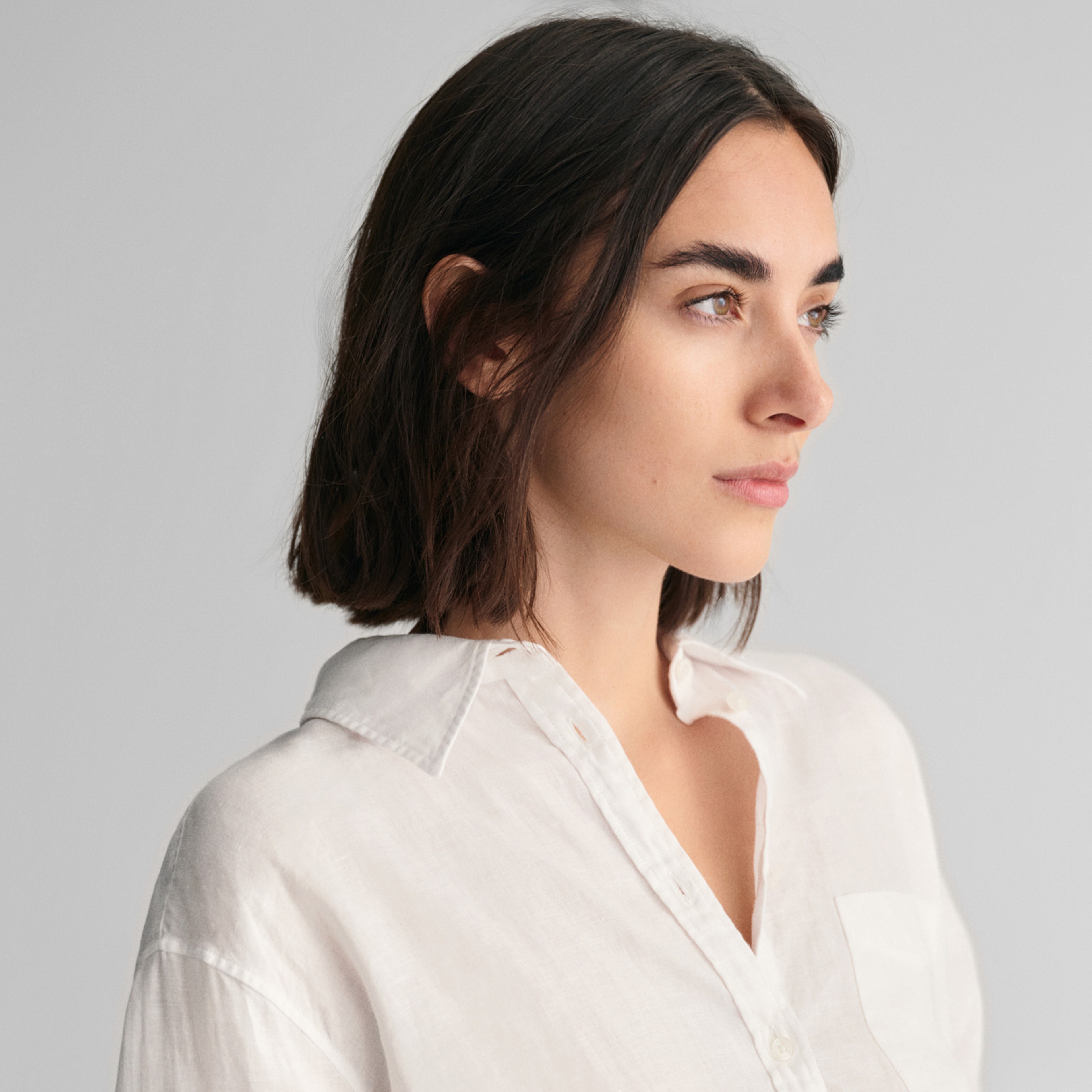 GANT Kadın Beyaz Relaxed Fit Klasik Yaka Keten Gömlek