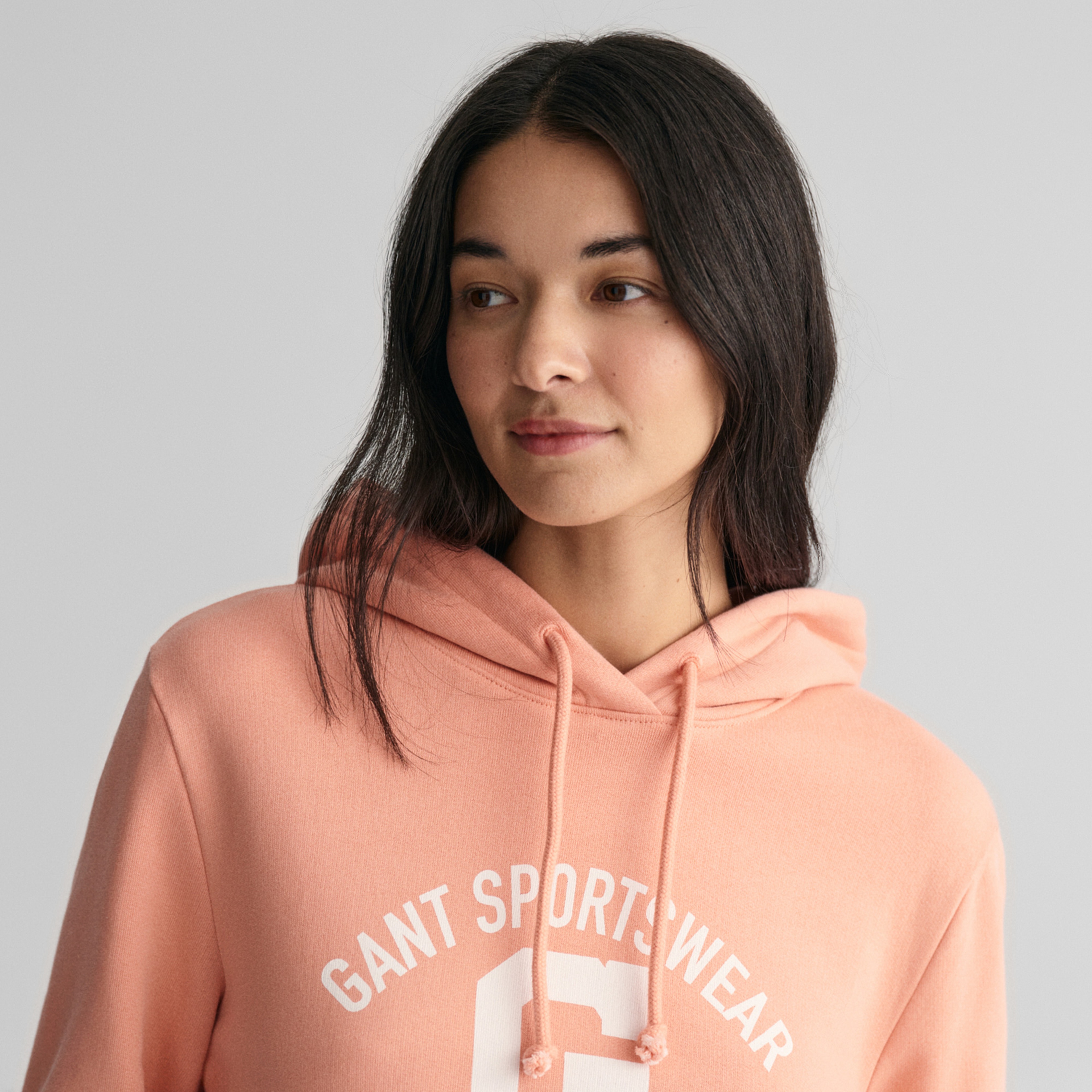 GANT Kadın Pembe Relaxed Fit Kapüşonlu Logolu Sweatshirt