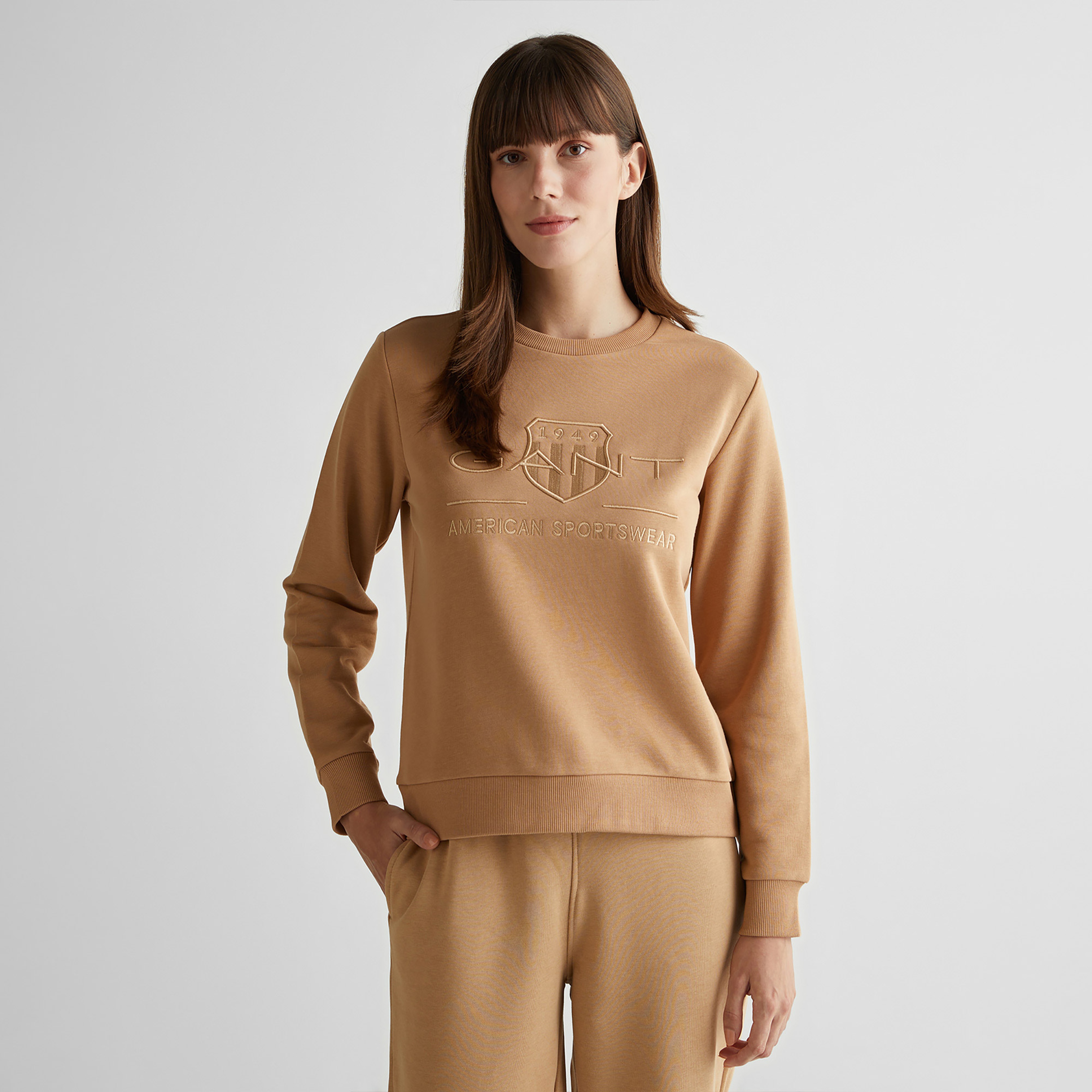 GANT Kadın Kahverengi Regular Fit Bisiklet Yaka Logolu Sweatshirt
