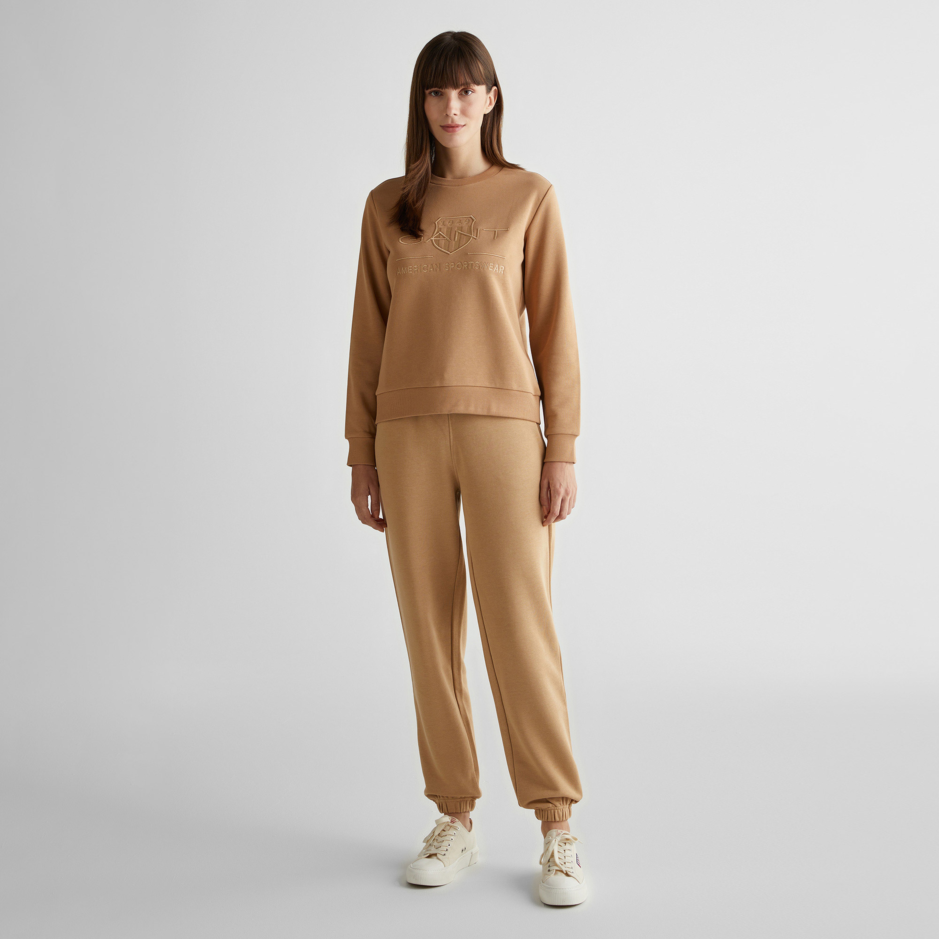 GANT Kadın Kahverengi Regular Fit Bisiklet Yaka Logolu Sweatshirt