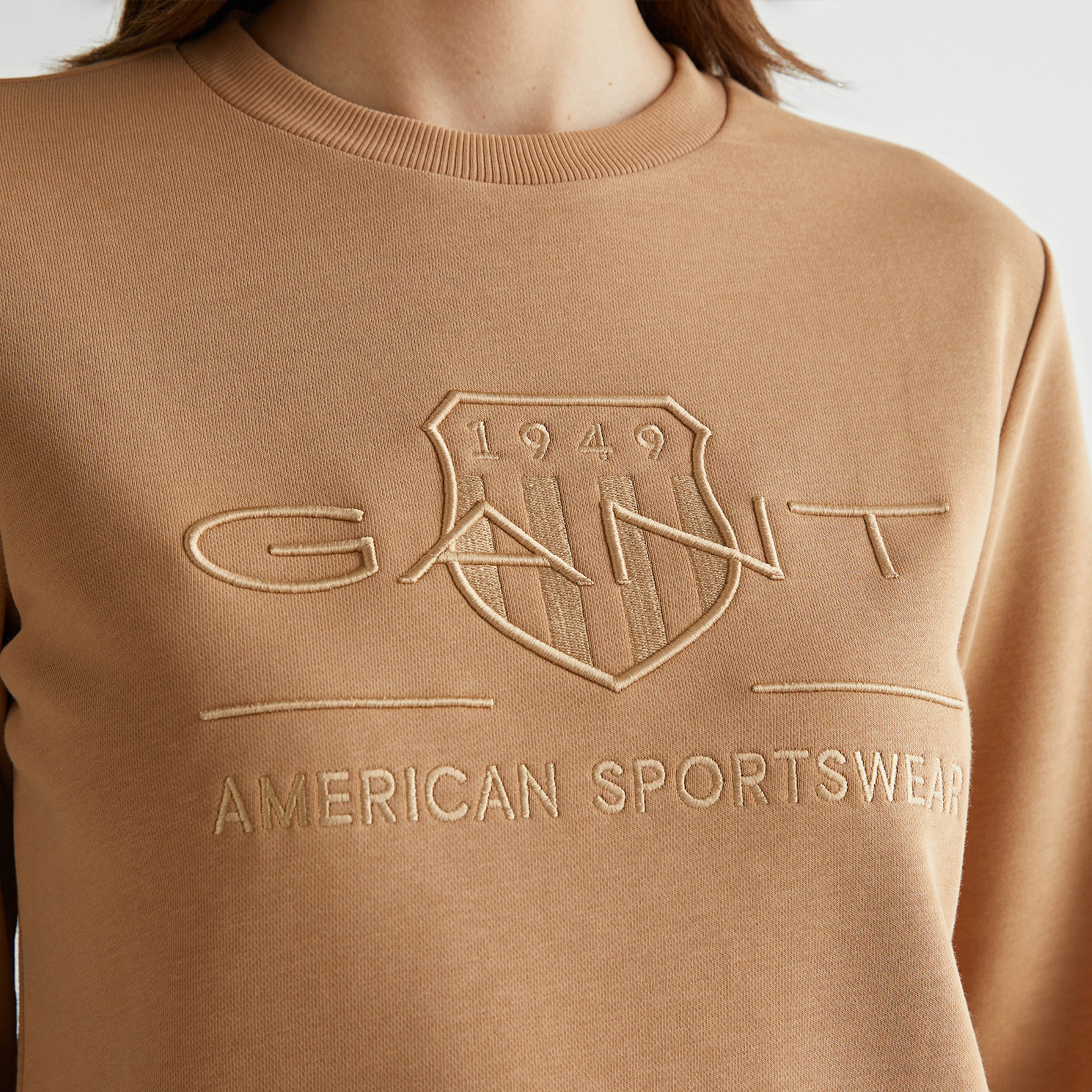 GANT Kadın Kahverengi Regular Fit Bisiklet Yaka Logolu Sweatshirt
