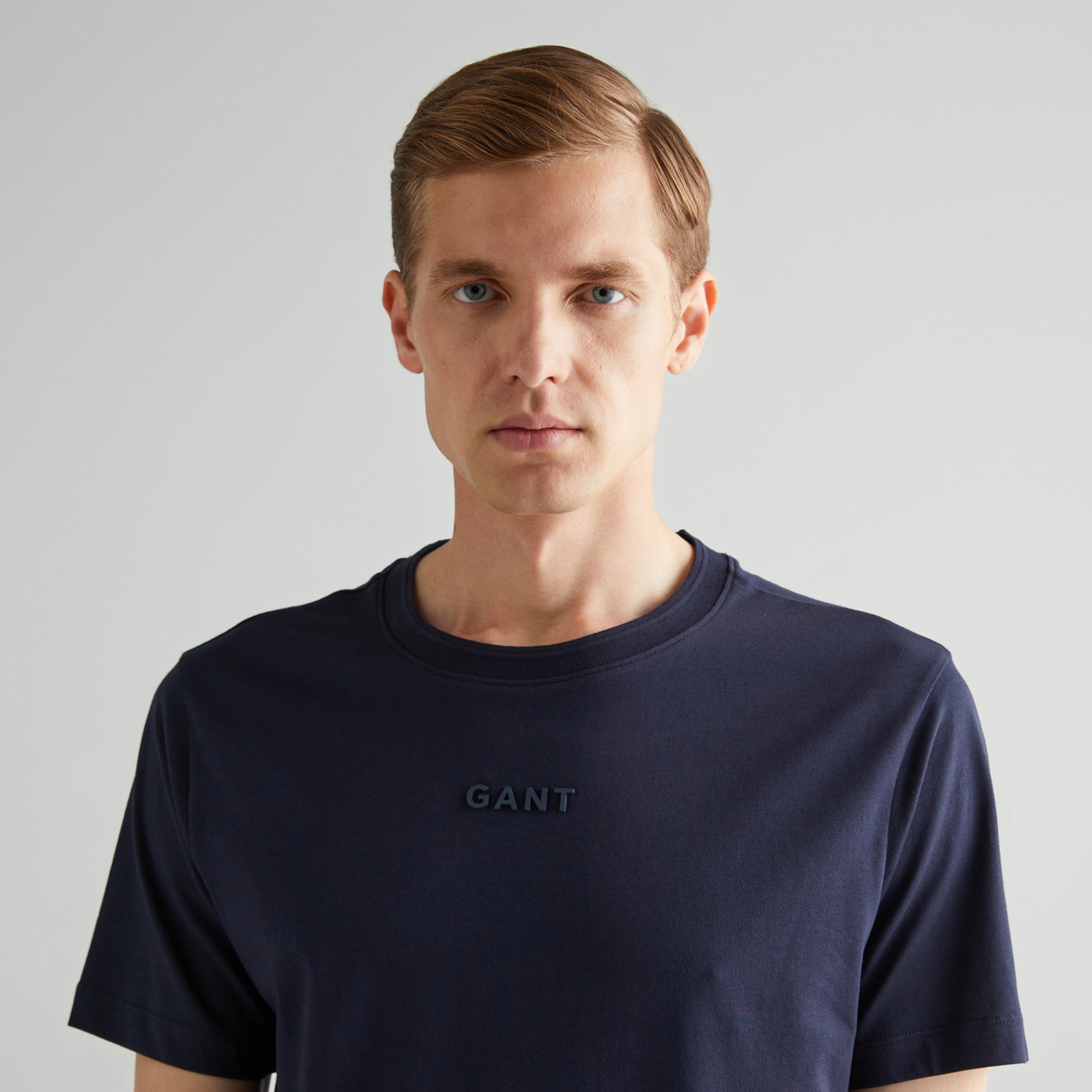 GANT Erkek Lacivert Regular Fit Bisiklet Yaka Logolu T-Shirt
