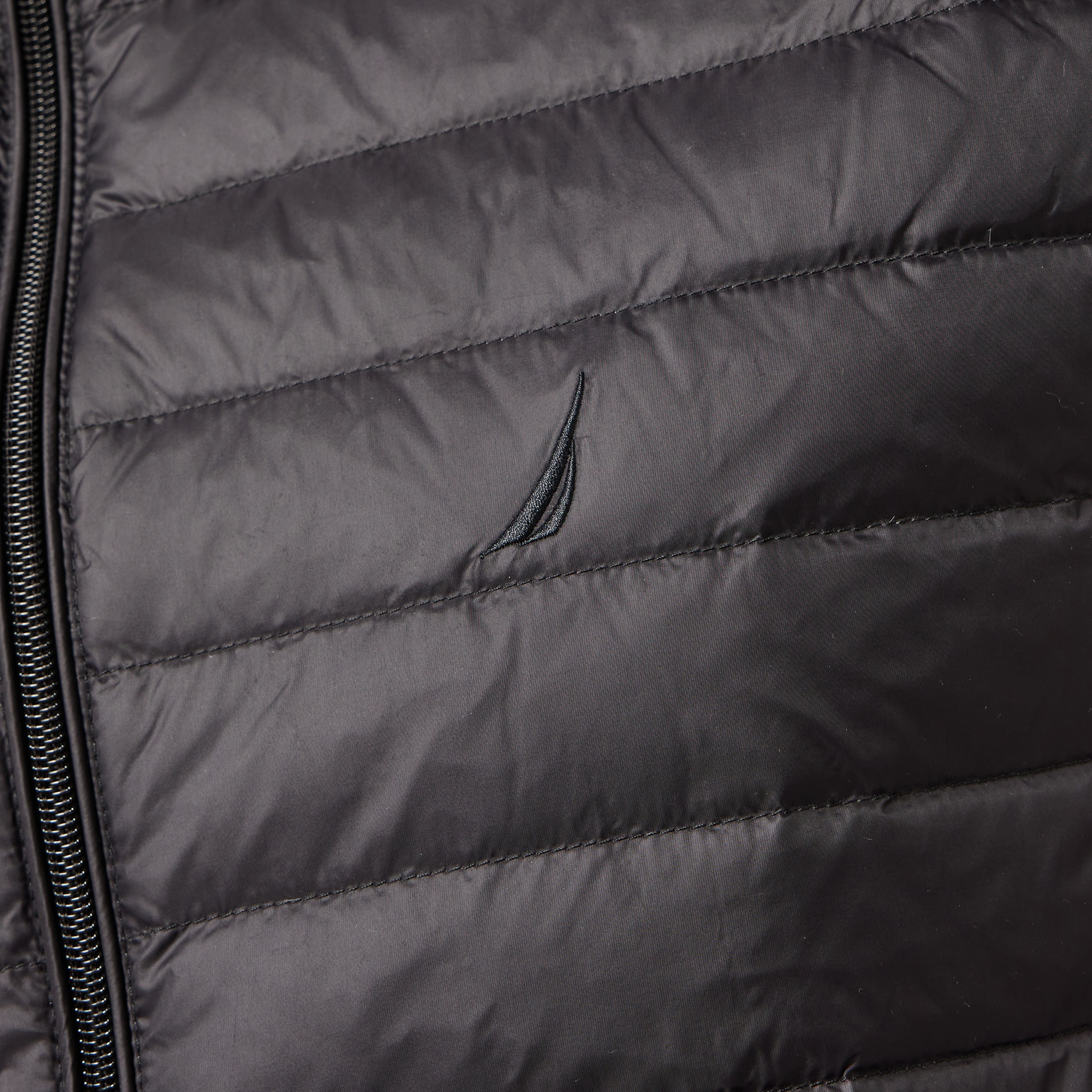 Nautica Erkek Siyah Su Kaydırma Özellikli Kaz Tüyü Yelek