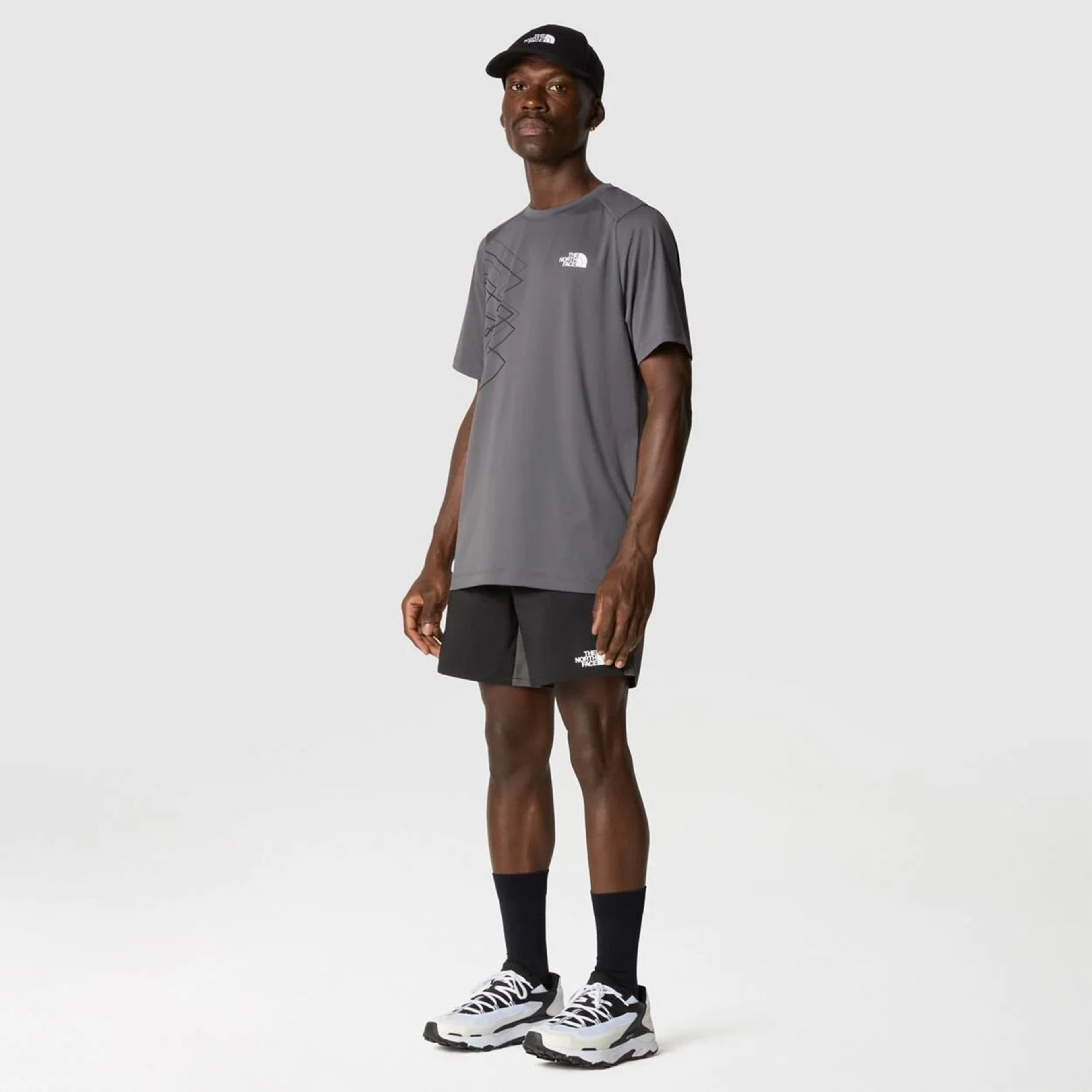 The North Face Erkek Mountain Athletics Gri Günlük T-Shirt