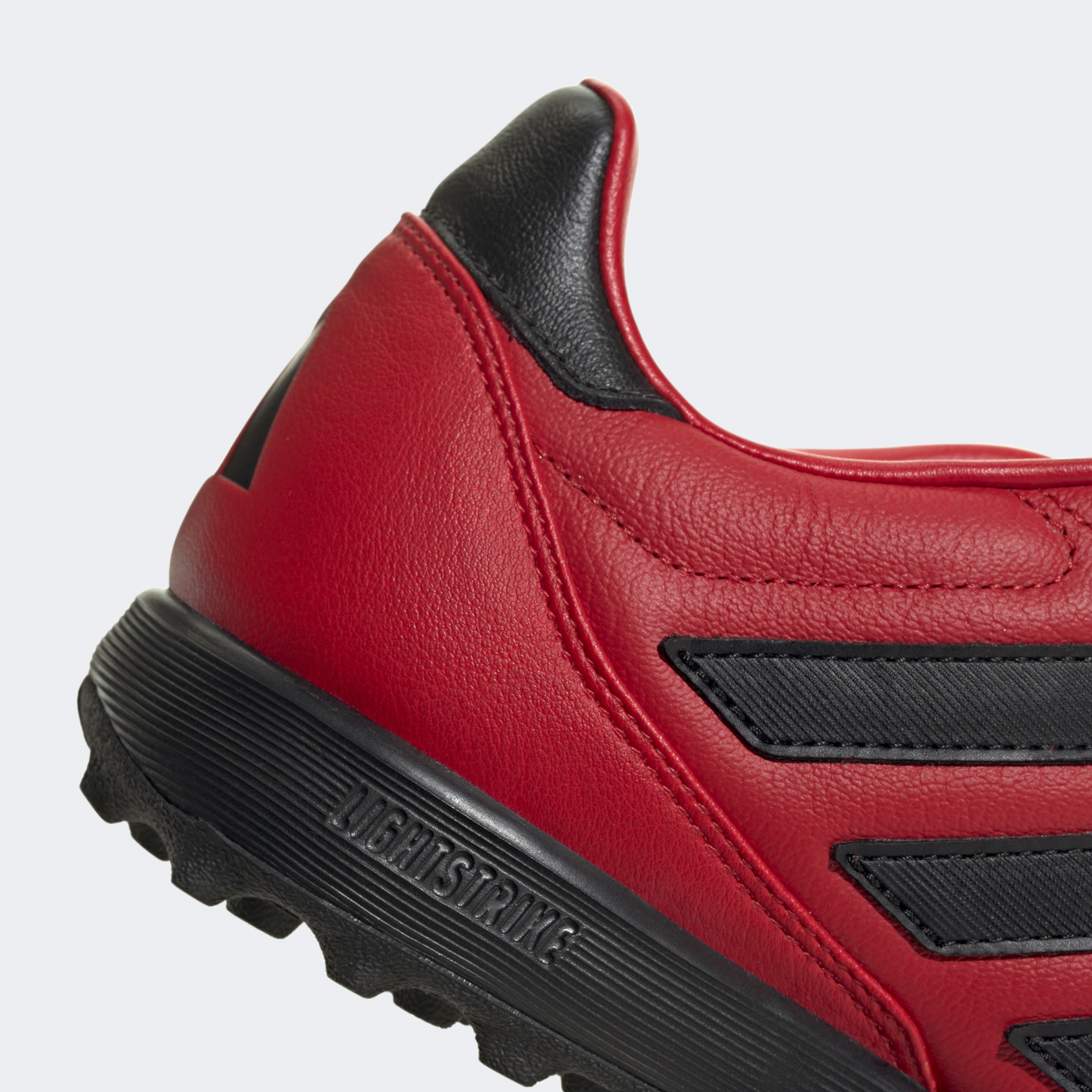 Adidas Erkek Kırmızı Halı Saha Kramponu