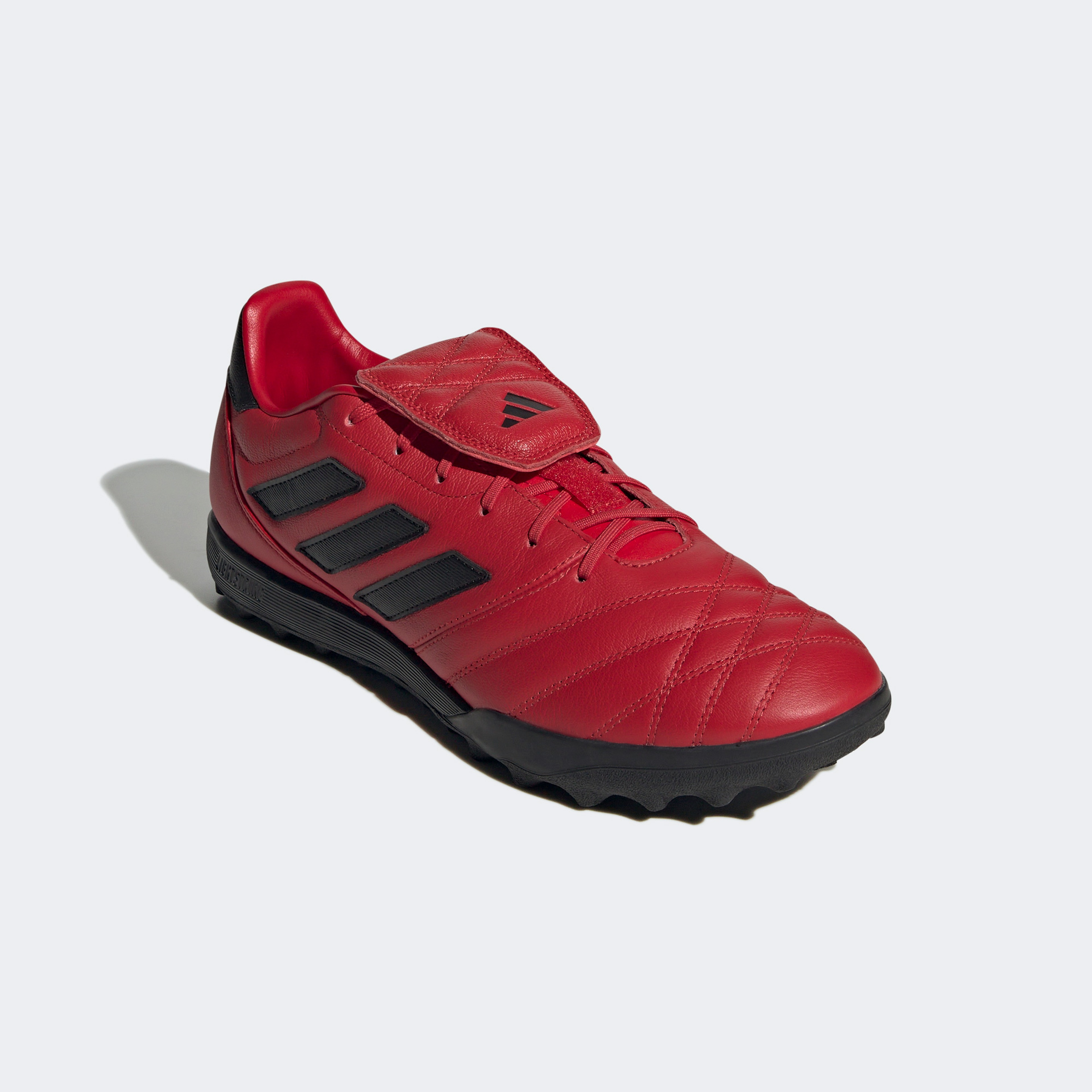 Adidas Erkek Kırmızı Halı Saha Kramponu