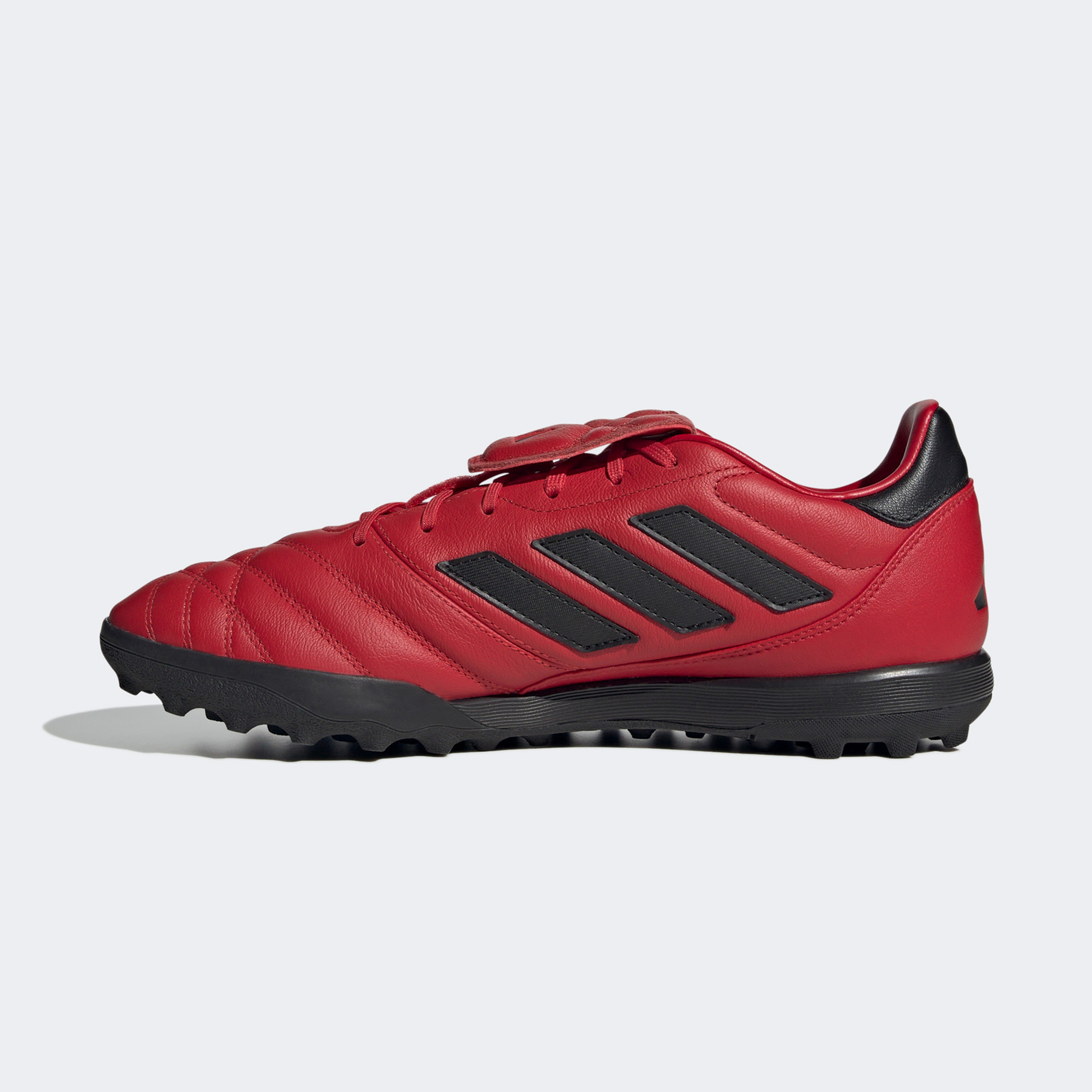 Adidas Erkek Kırmızı Halı Saha Kramponu
