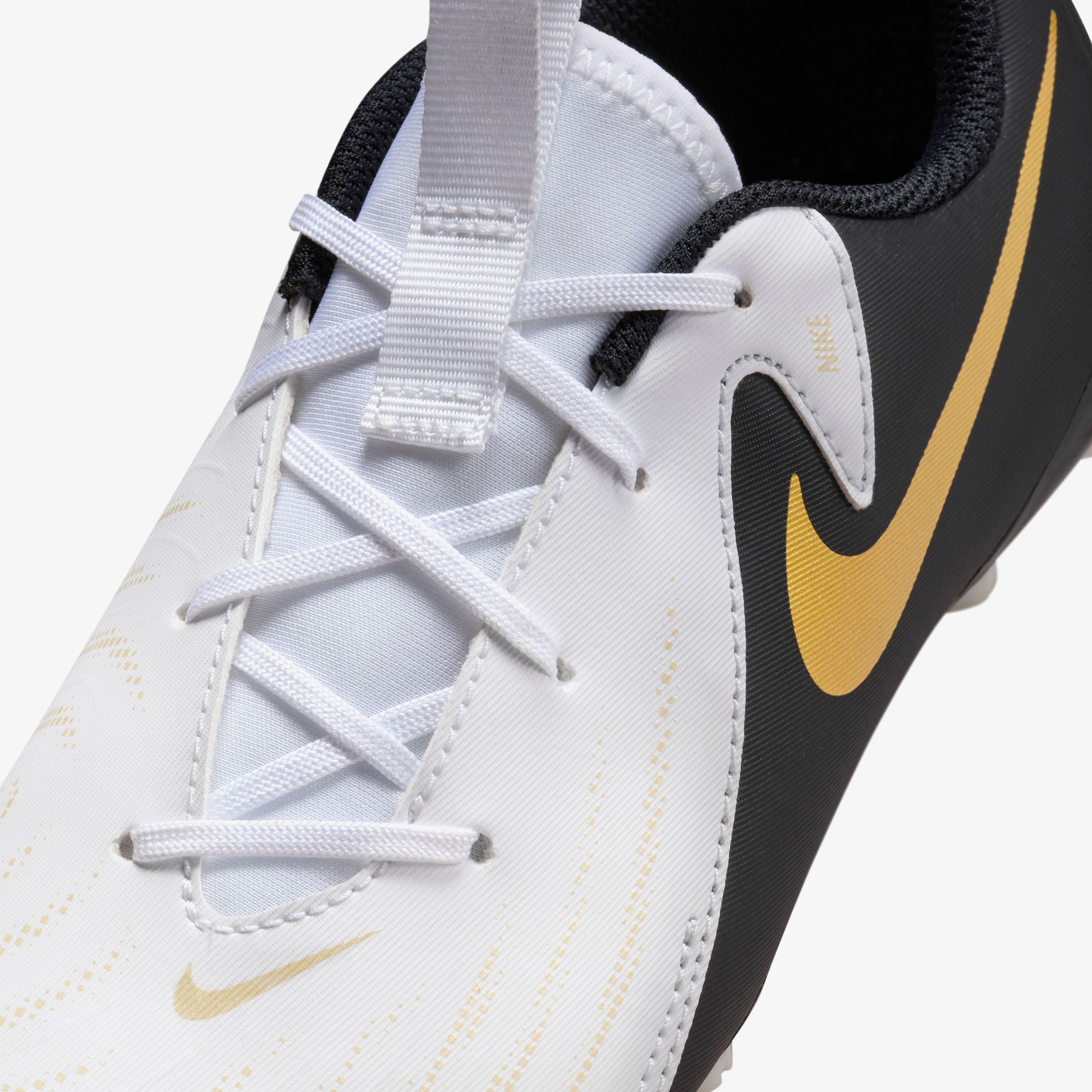 Nike Çocuk Beyaz Çim Saha Kramponu