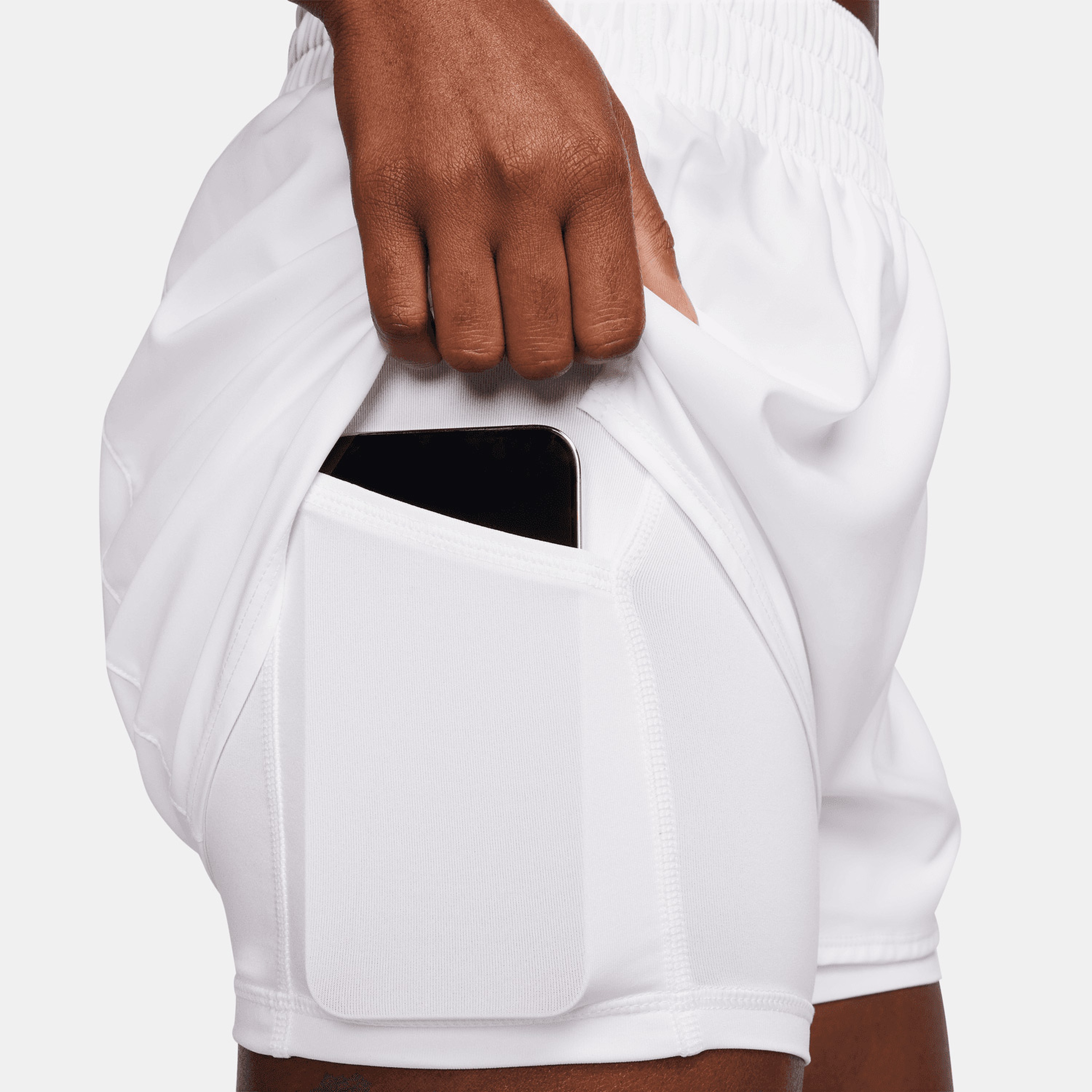 Nike One Dri-Fit Yüksek Belli Kadın Beyaz Antrenman Şortu
