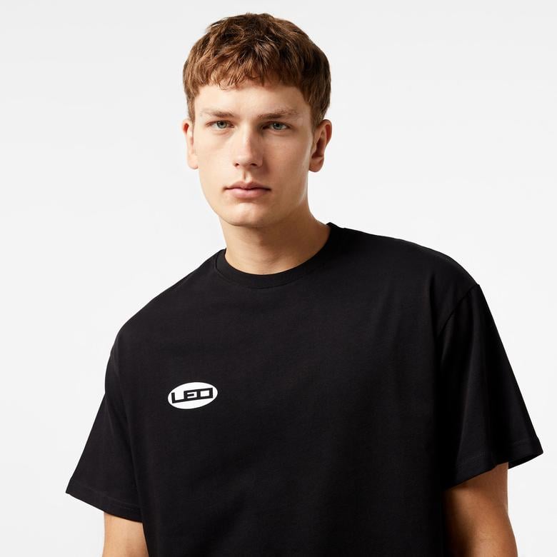 Leo Spray Paint Unisex Siyah T-Shirt