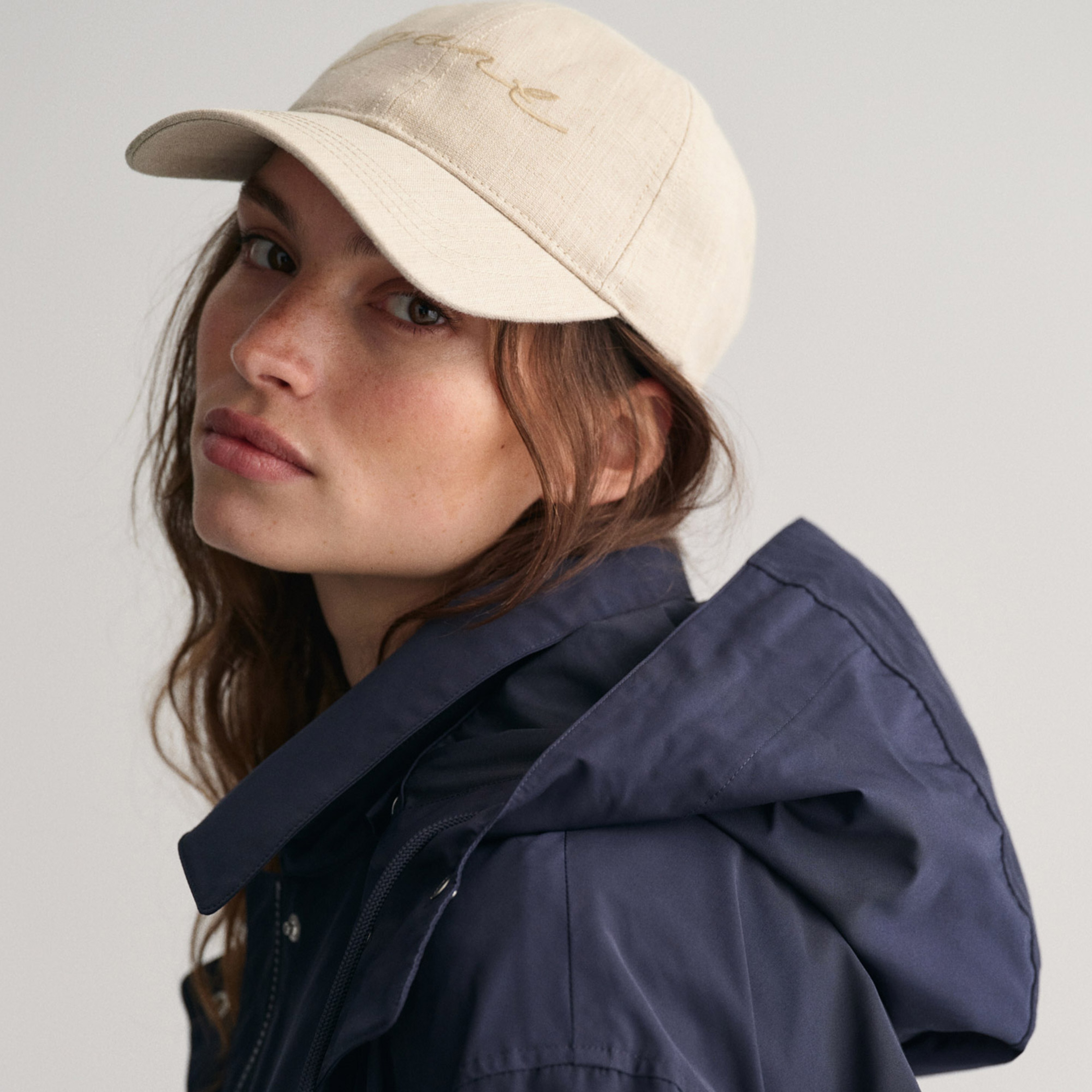 GANT Kadın Lacivert Regular Fit Kapüşonlu Ceket