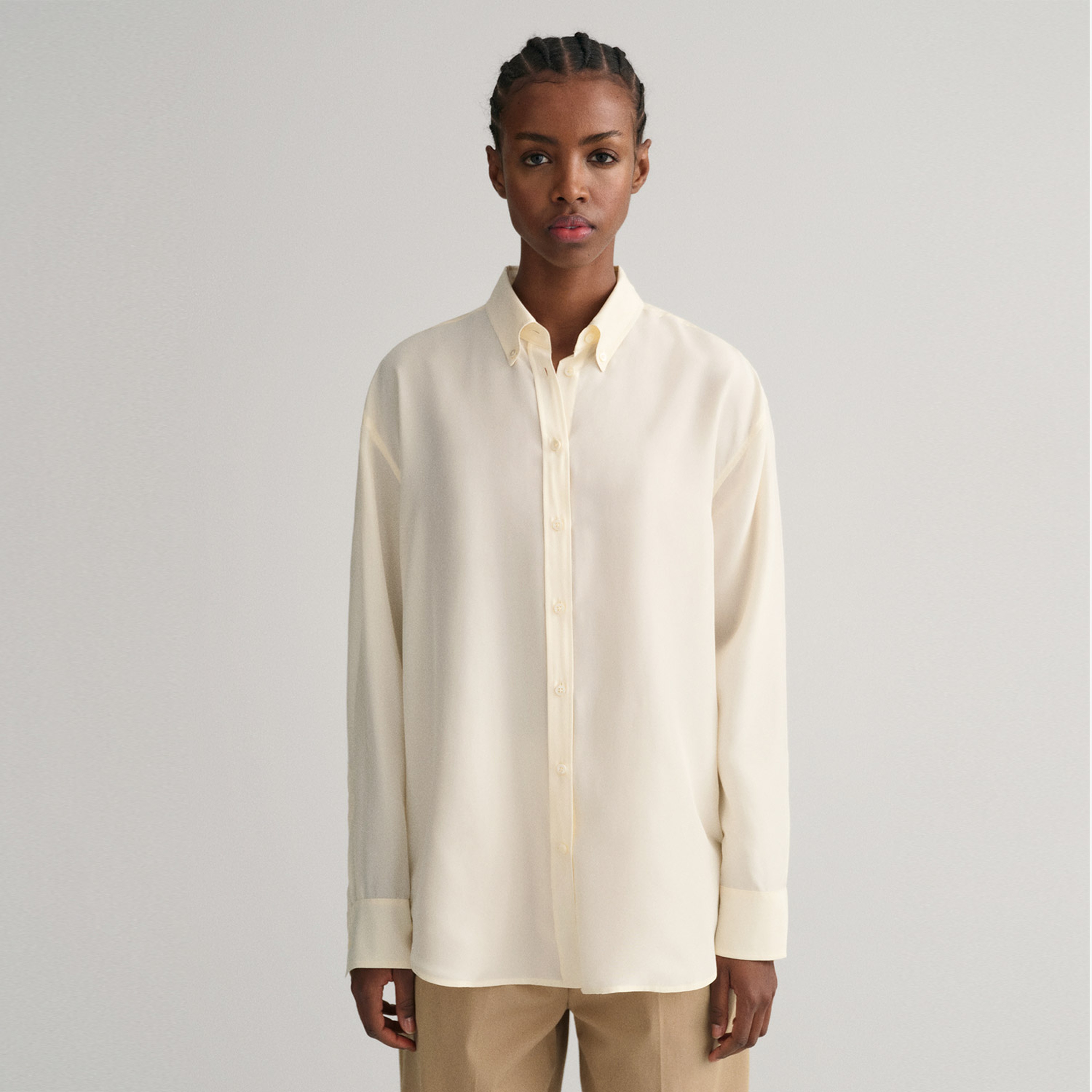 GANT Kadın Bej Relaxed Fit Düğmeli Yaka Gömlek