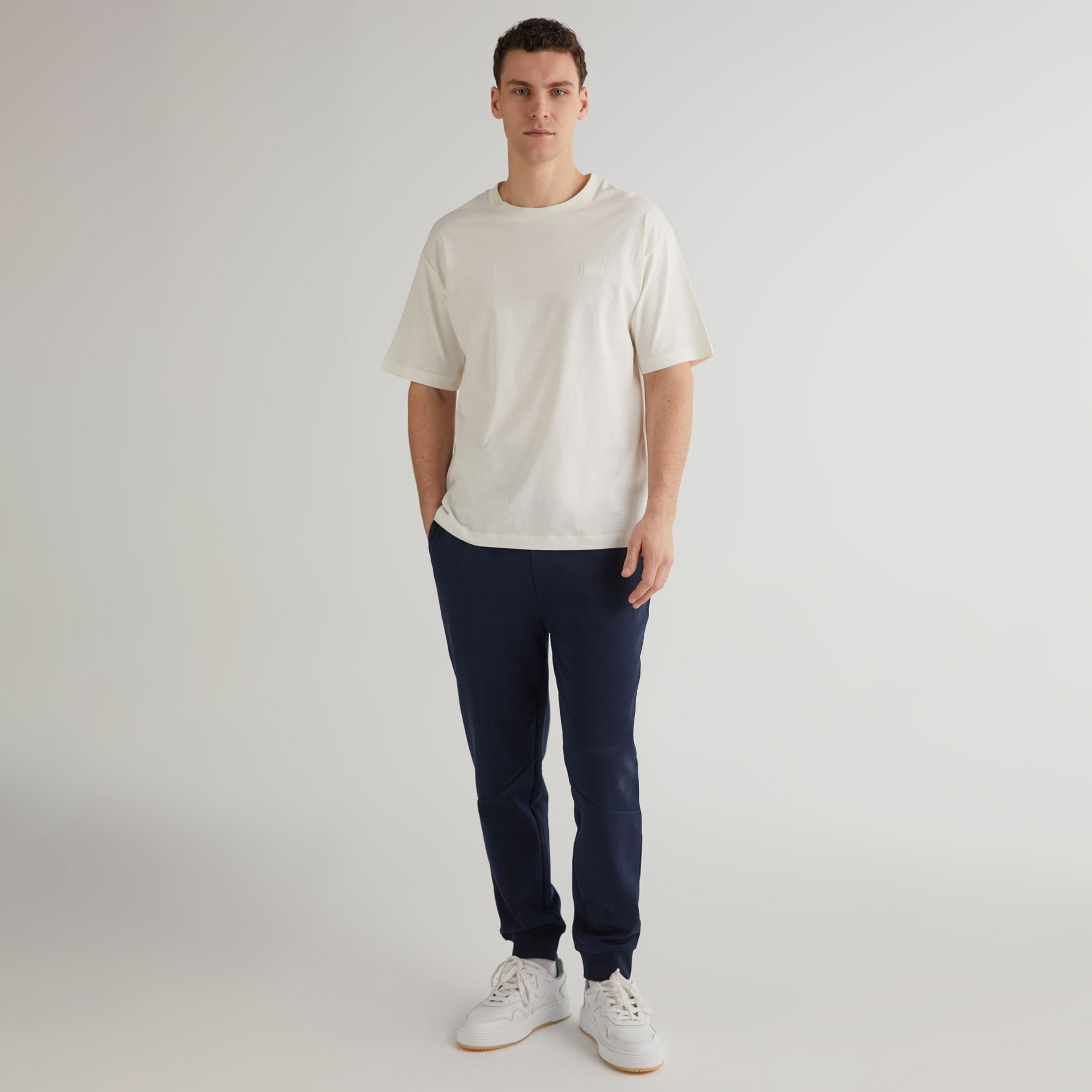 GANT Erkek Krem Relaxed Fit Bisiklet Yaka Logolu T-shirt