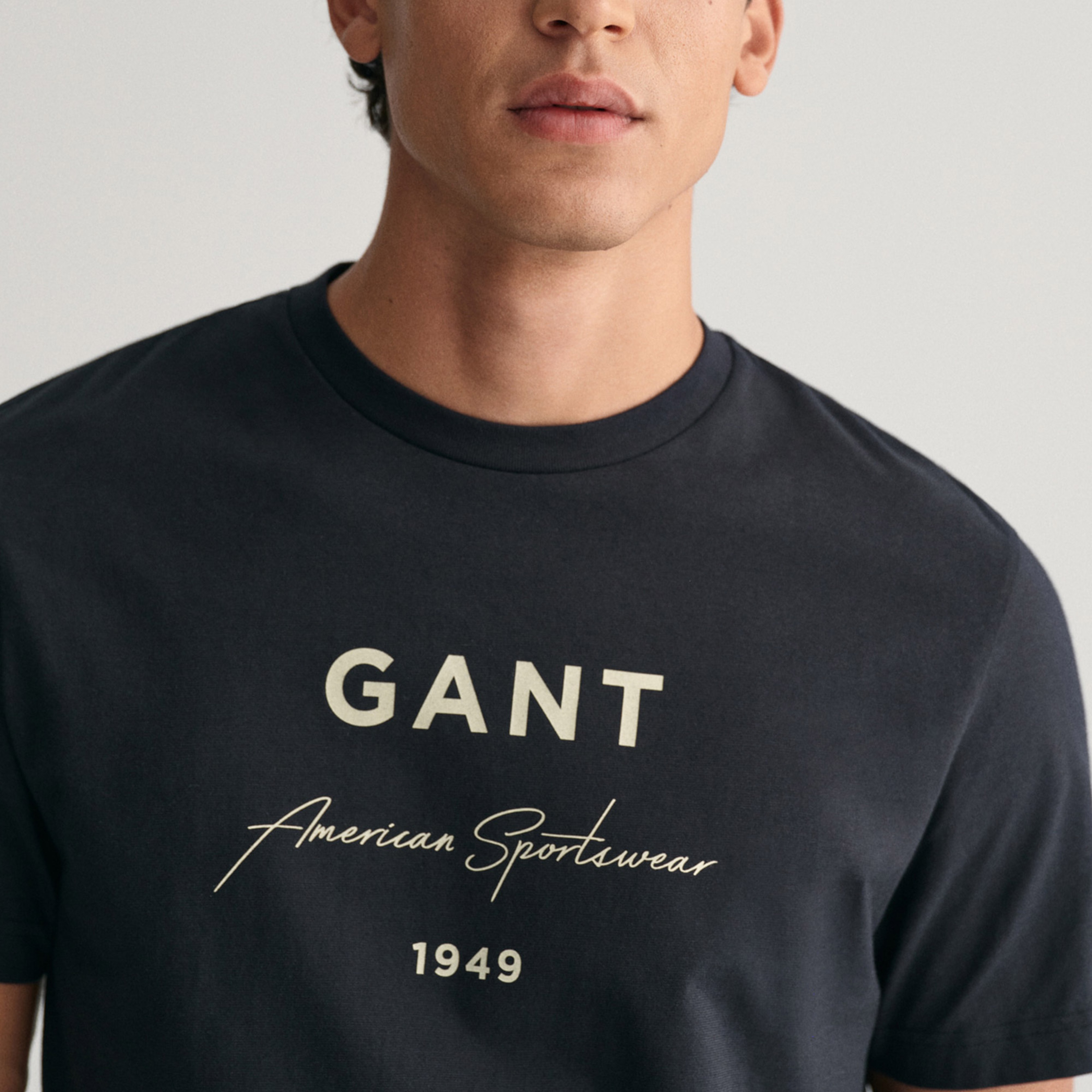 GANT Erkek Siyah Regular Fit Bisiklet Yaka Logolu T-shirt