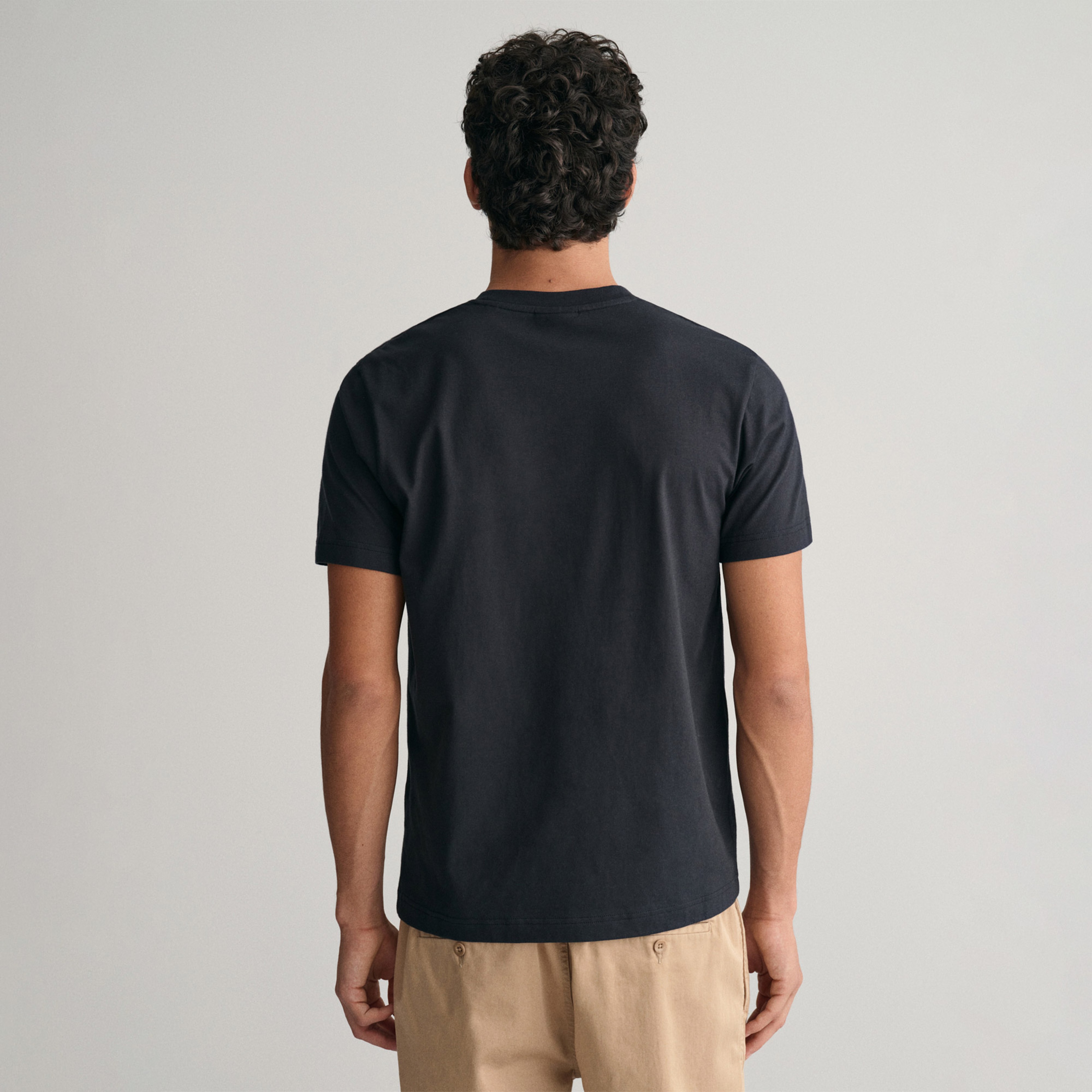 GANT Erkek Siyah Regular Fit Bisiklet Yaka Logolu T-shirt