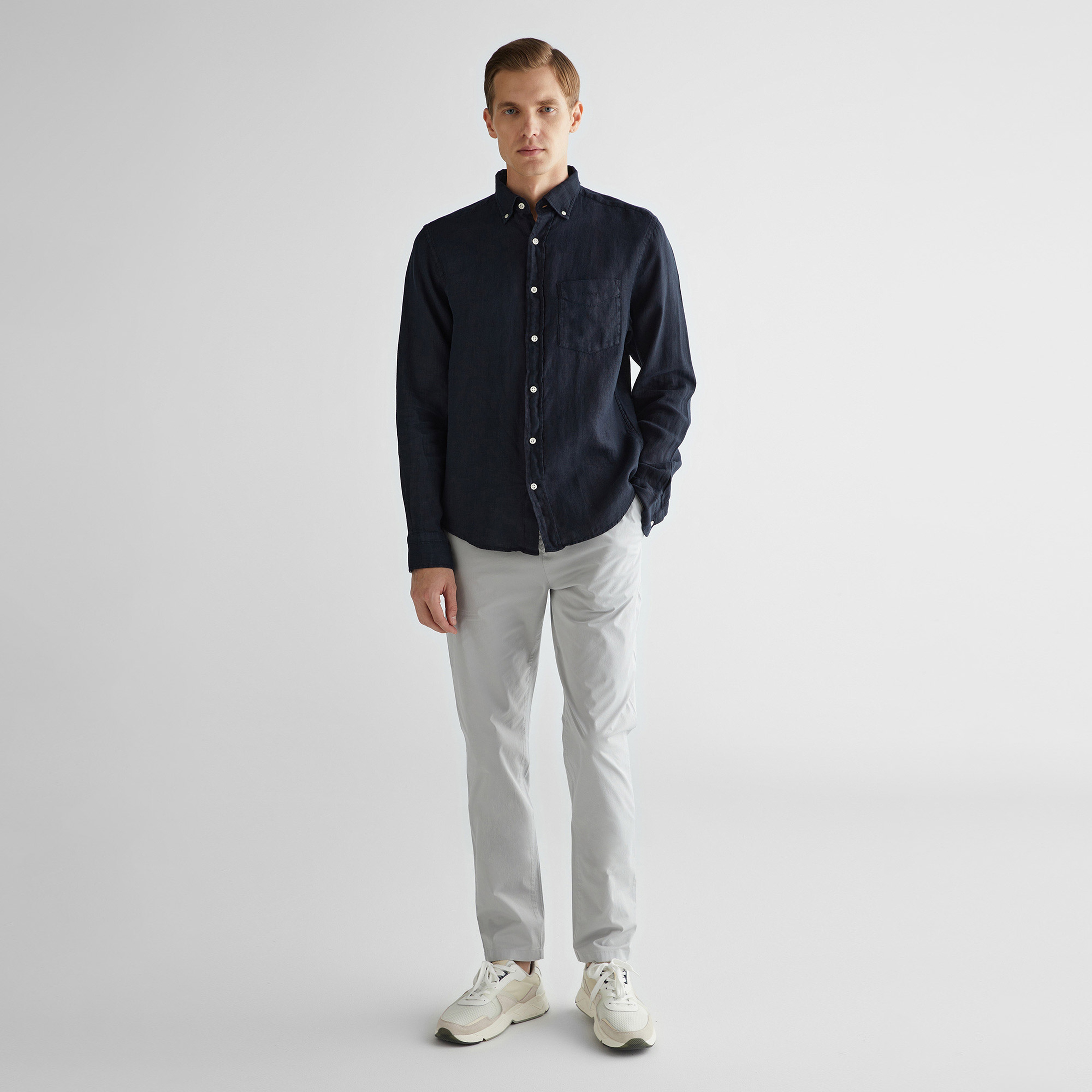 GANT Erkek Siyah Regular Fit Düğmeli Yaka Keten Gömlek