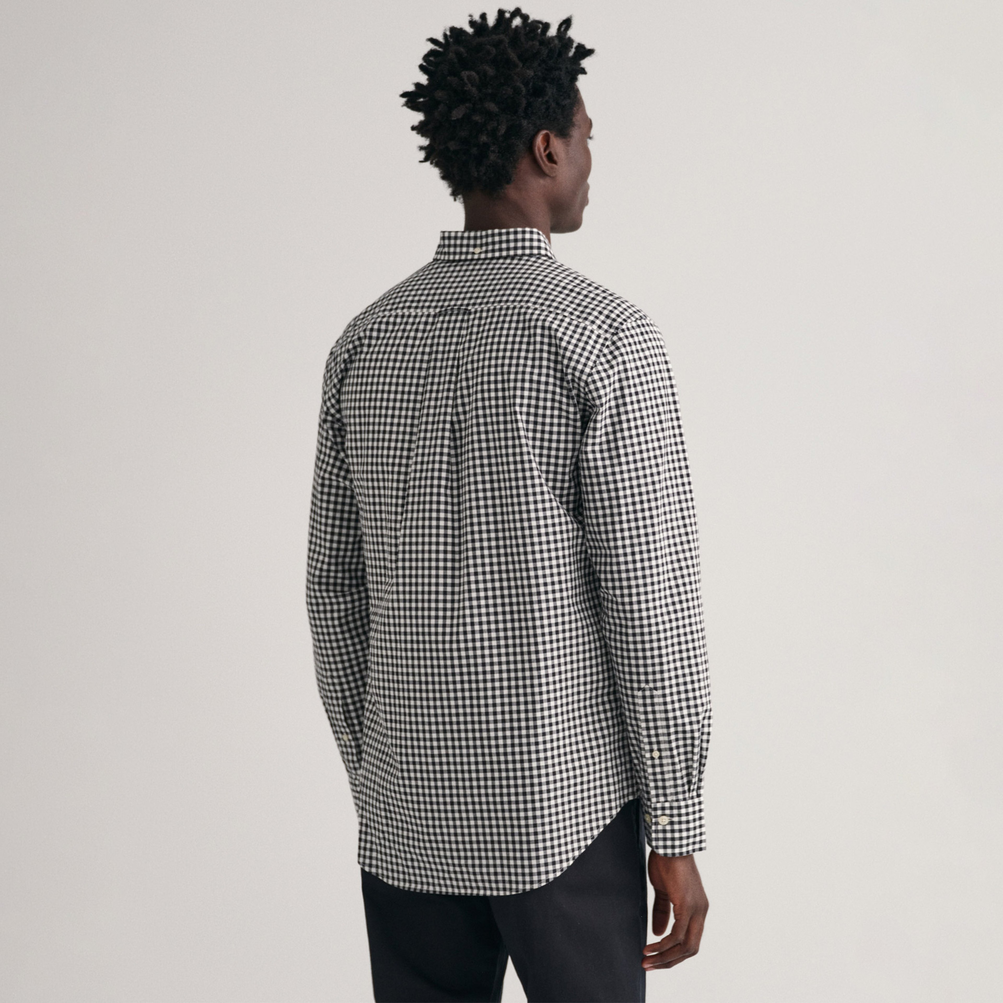 GANT Erkek Siyah Regular Fit Düğmeli Yaka Kareli Gömlek