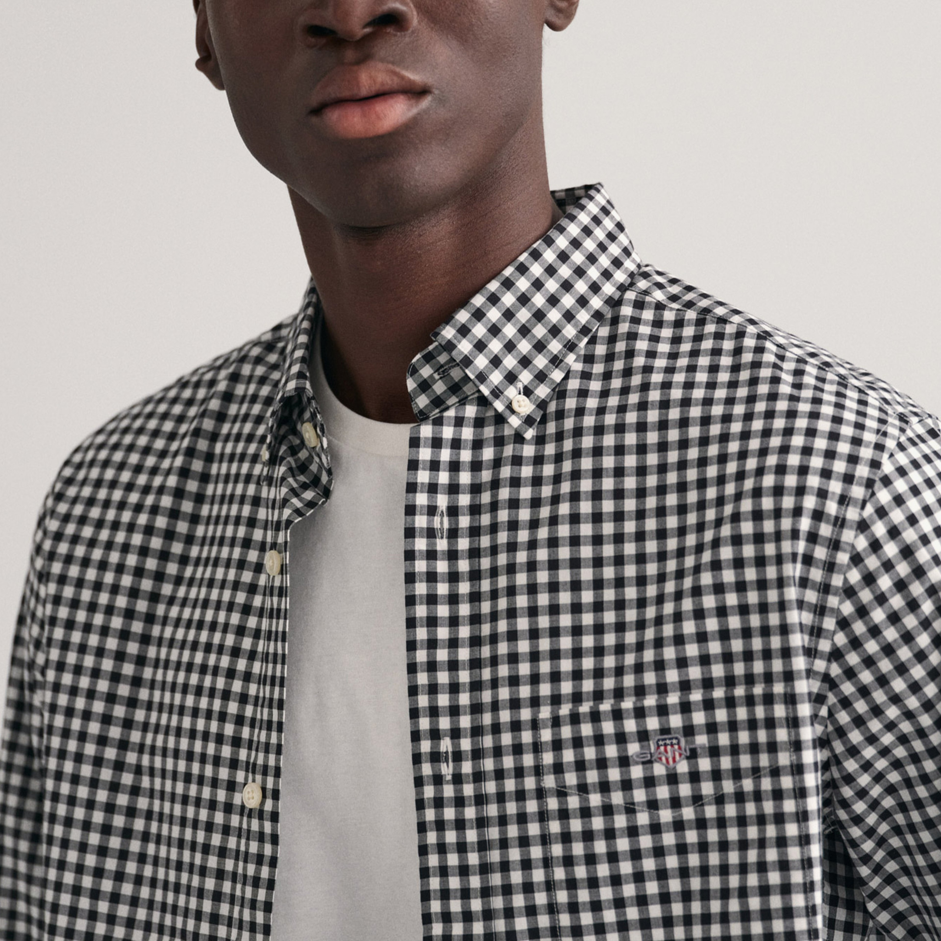 GANT Erkek Siyah Regular Fit Düğmeli Yaka Kareli Gömlek