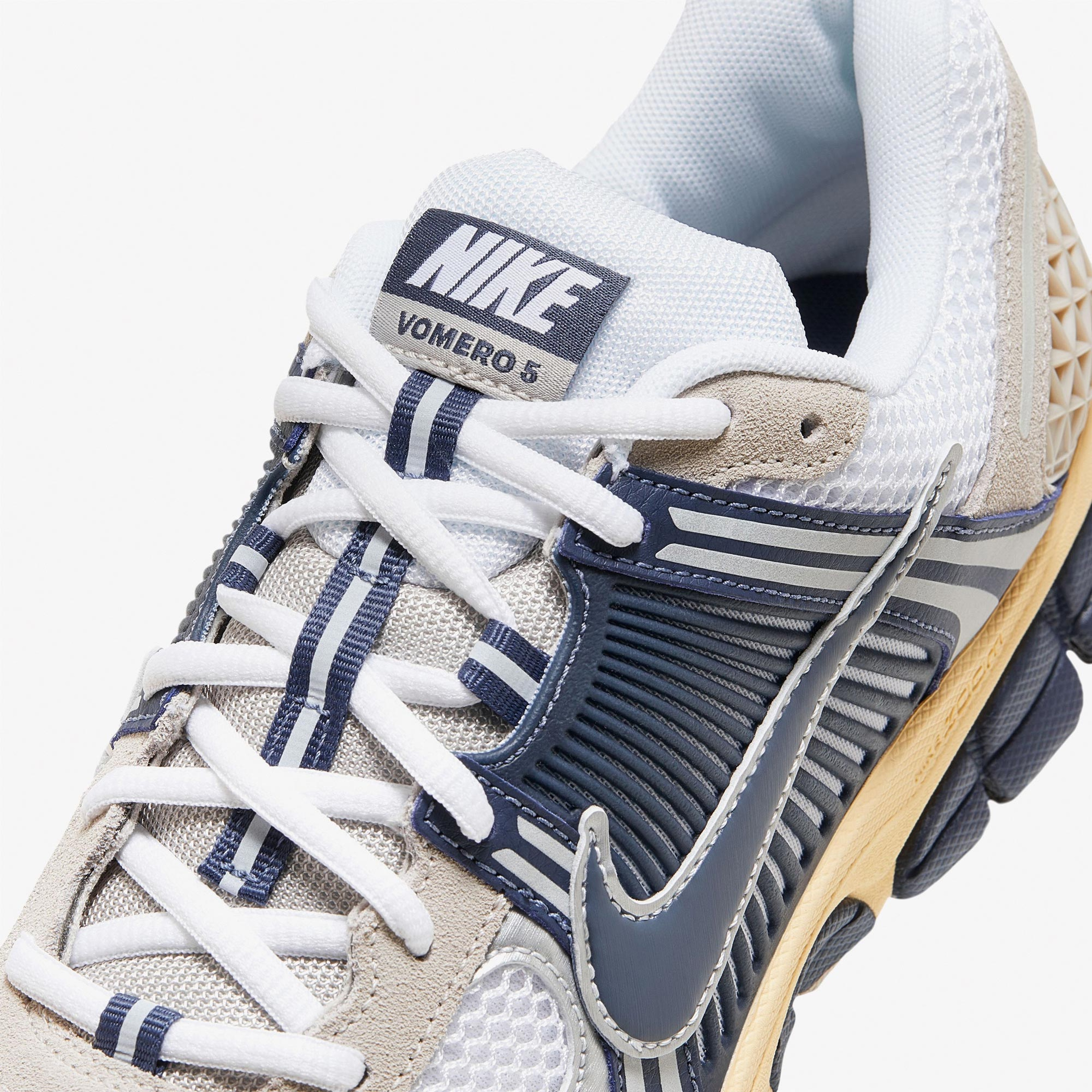 Nike Zoom Vomero 5 Unisex Beyaz Spor Ayakkabı