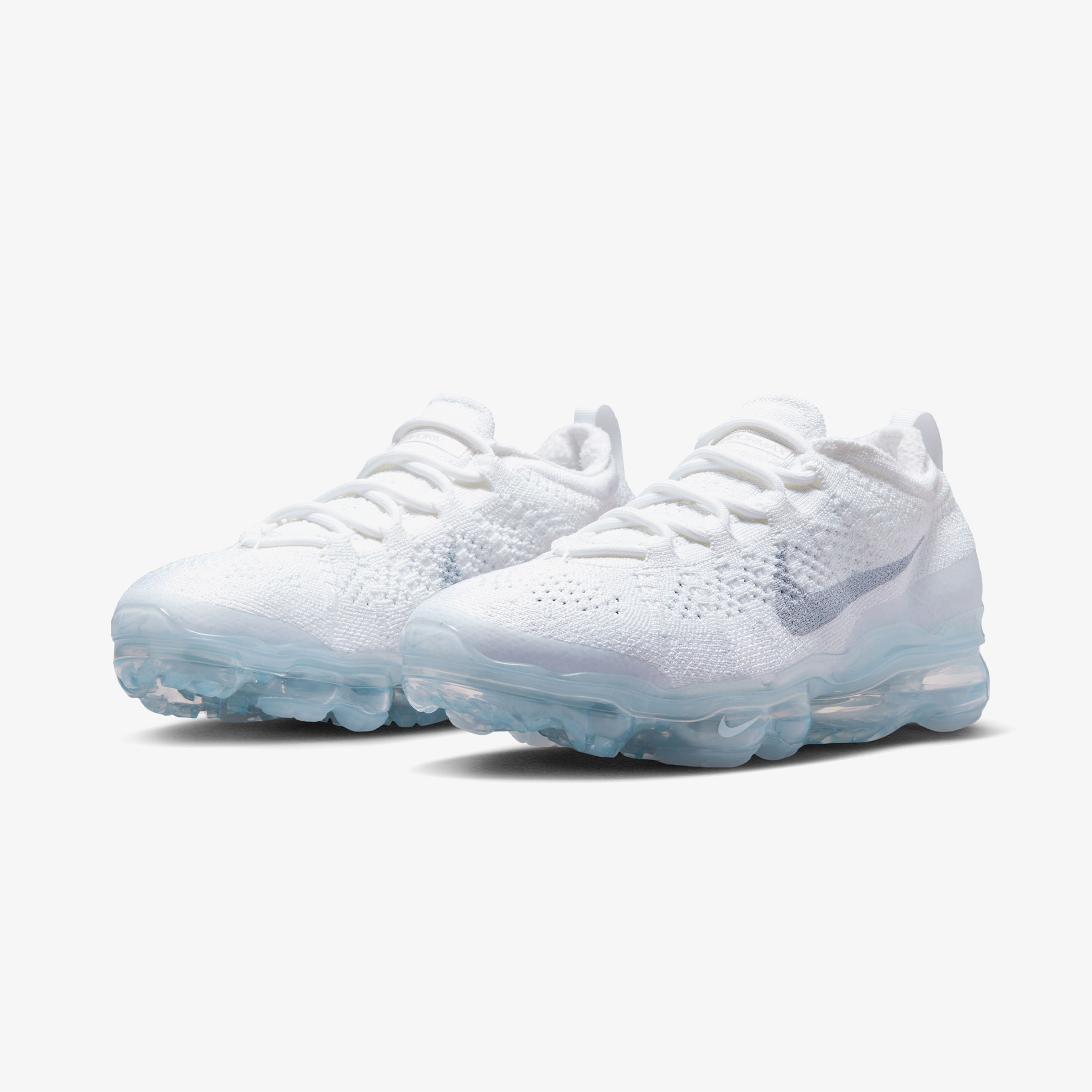 Nike Air VaporMax 2023 Flyknit Kadın Beyaz Spor Ayakkabı