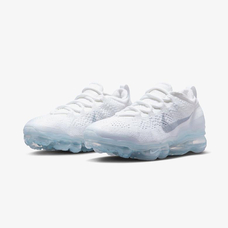 Nike Air VaporMax 2023 Flyknit Kadın Beyaz Spor Ayakkabı