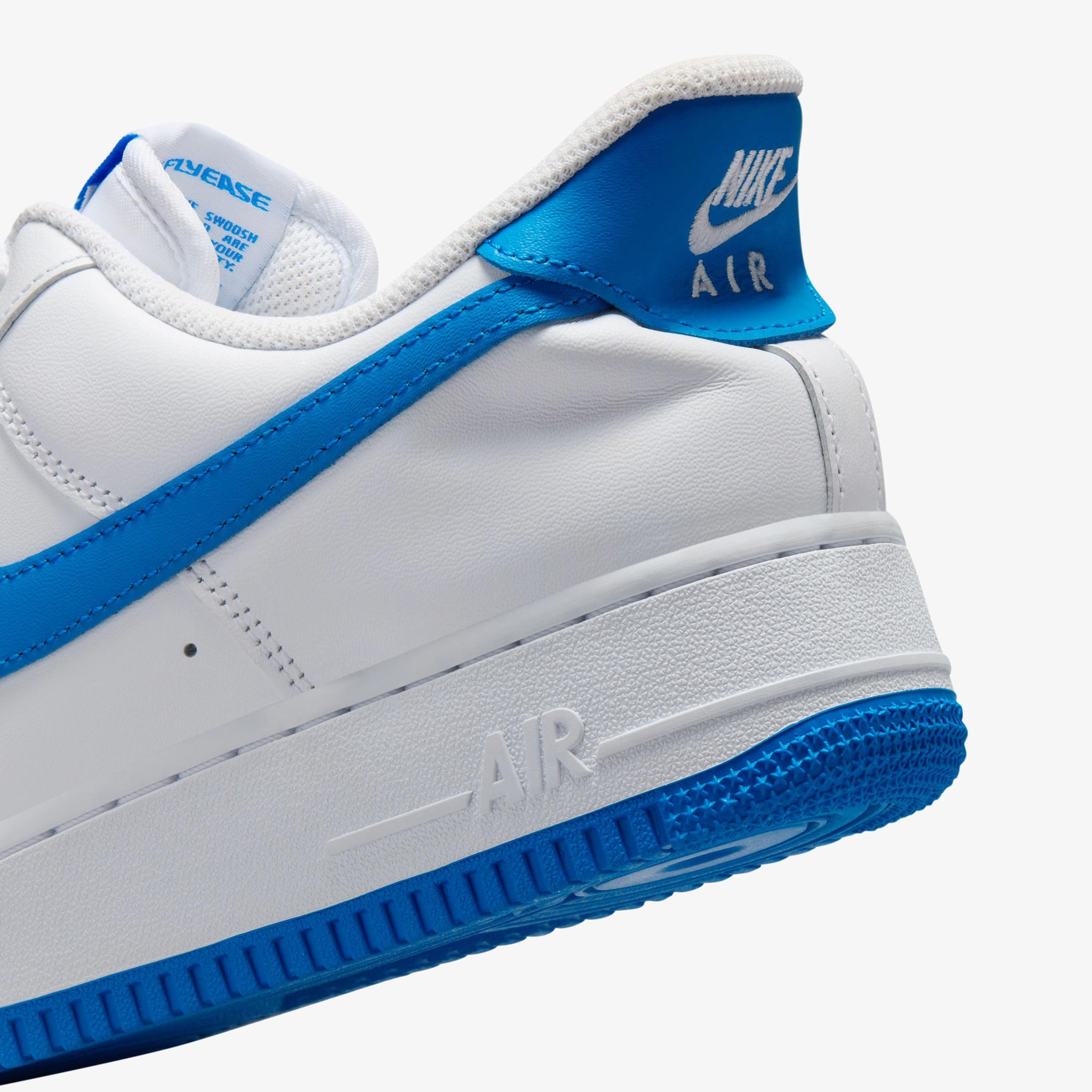 Nike Air Force 1 07 FlyEase Sportswear Erkek Beyaz Spor Ayakkabı