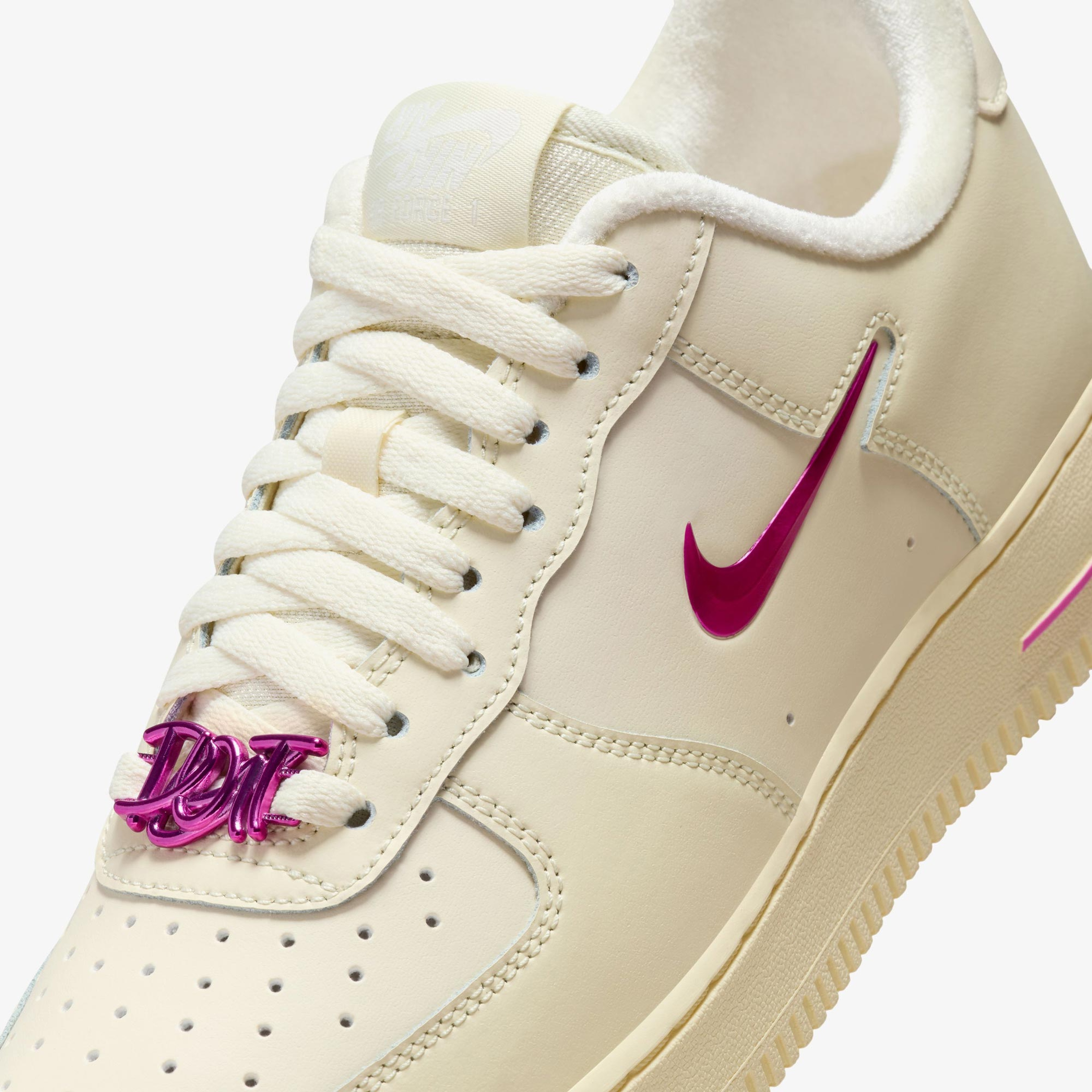 Nike Air Force 1 07 Sportswear Kadın Beyaz Spor Ayakkabı