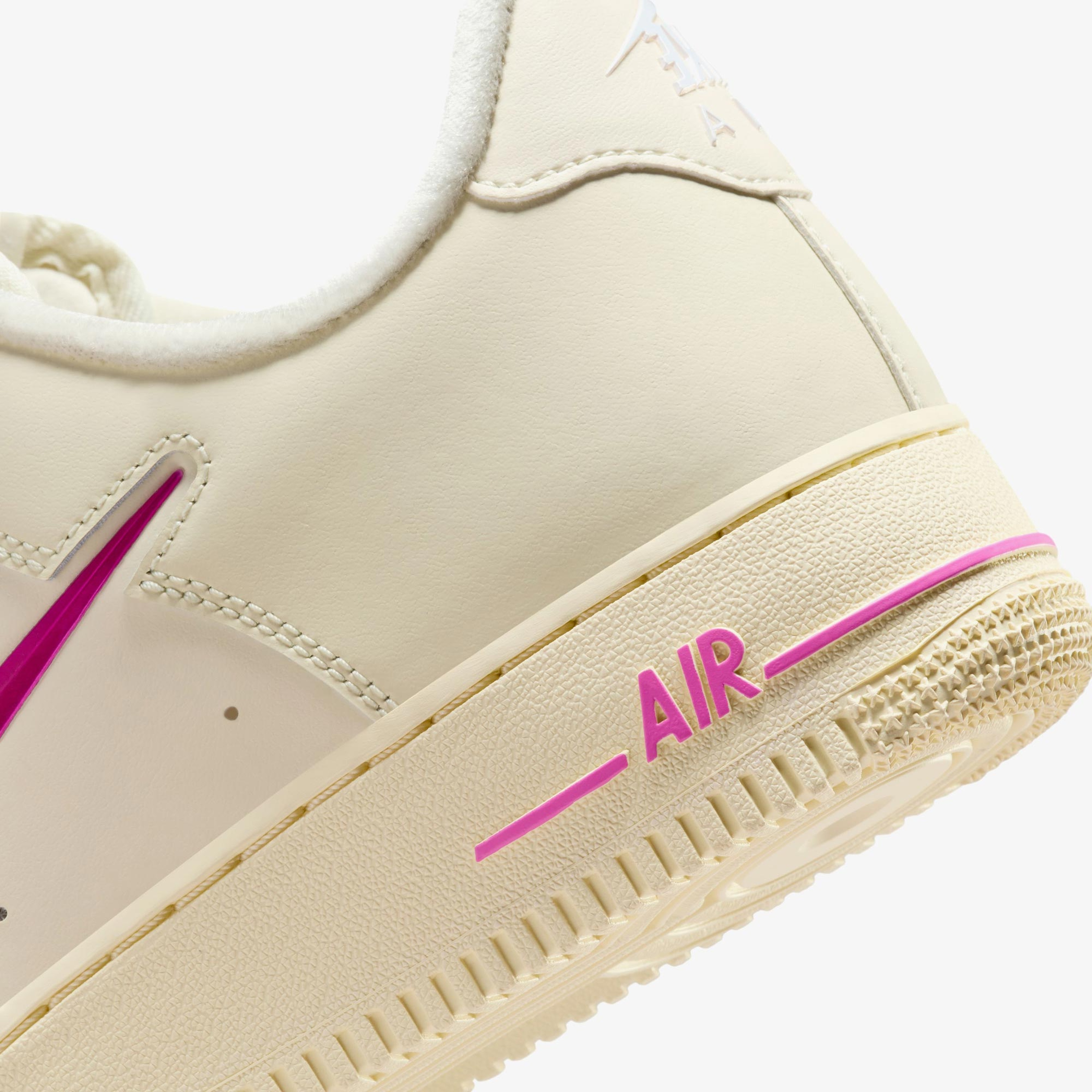Nike Air Force 1 07 Sportswear Kadın Beyaz Spor Ayakkabı