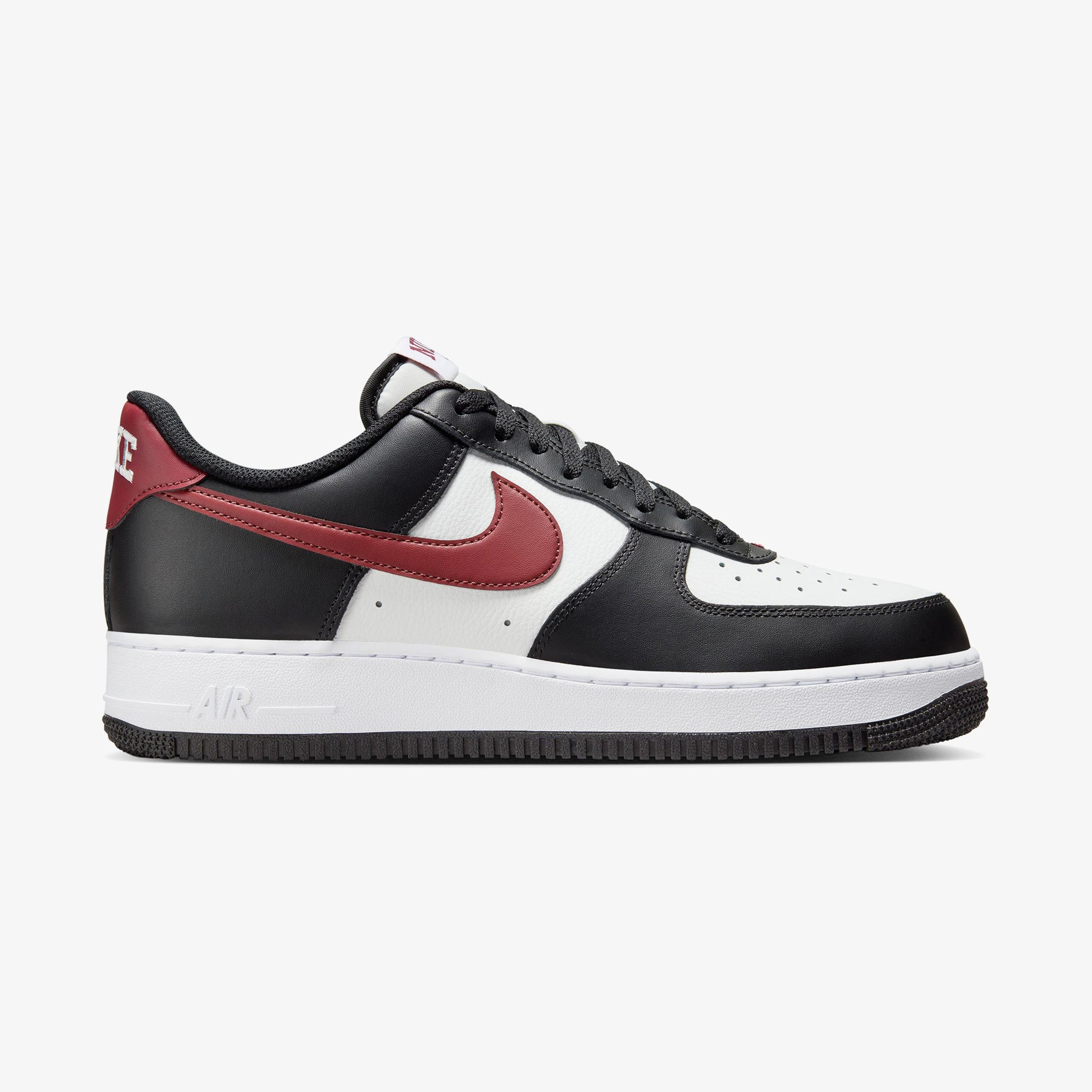Nike Air Force 1 07 Sportswear Erkek Siyah/Kırmızı Spor Ayakkabı