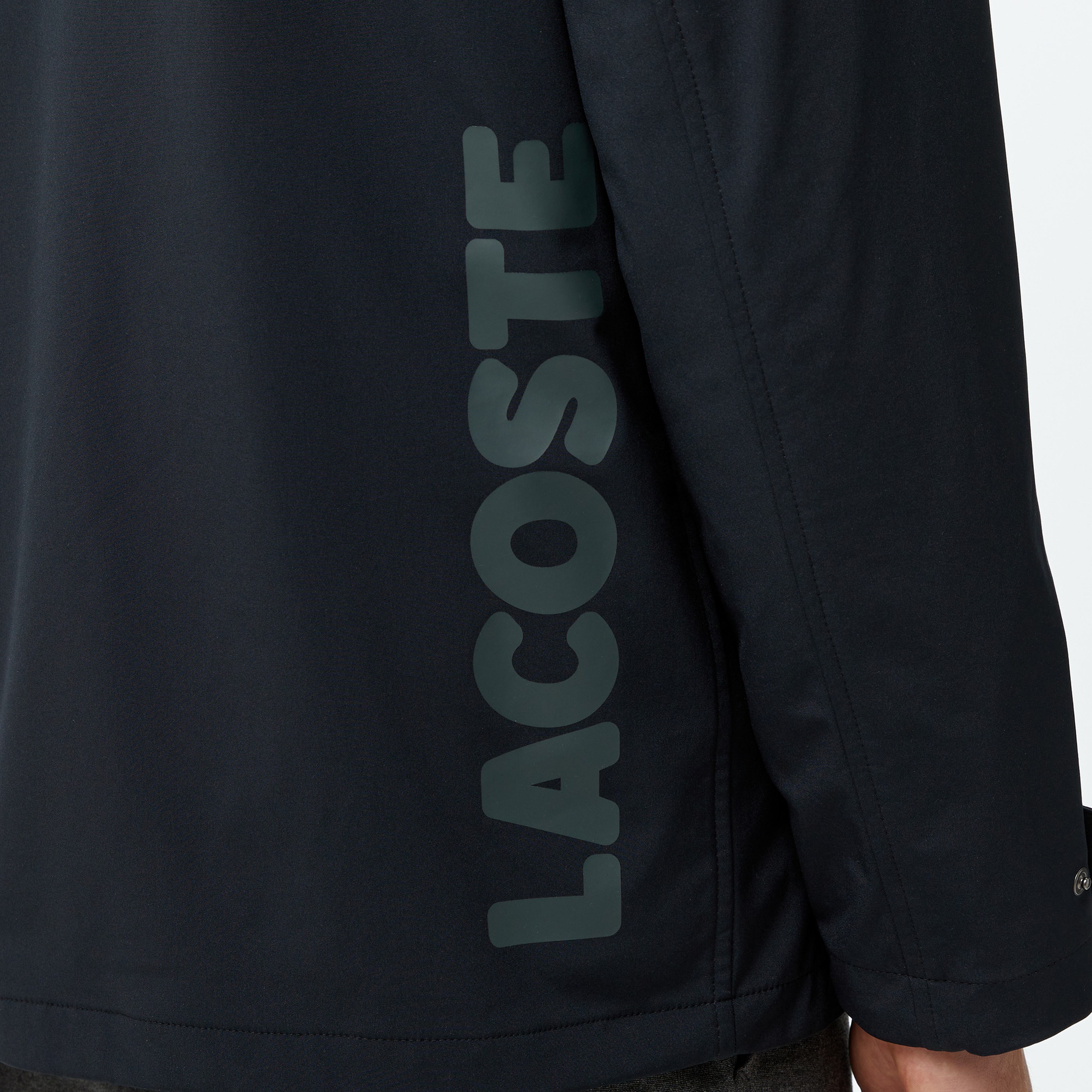 Erkek Regular Fit Kapüşonlu Baskılı Siyah Yağmurluk