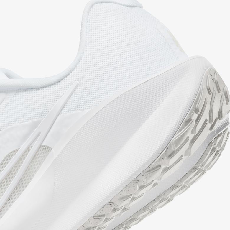 Nike Erkek Beyaz Koşu Ayakkabısı
