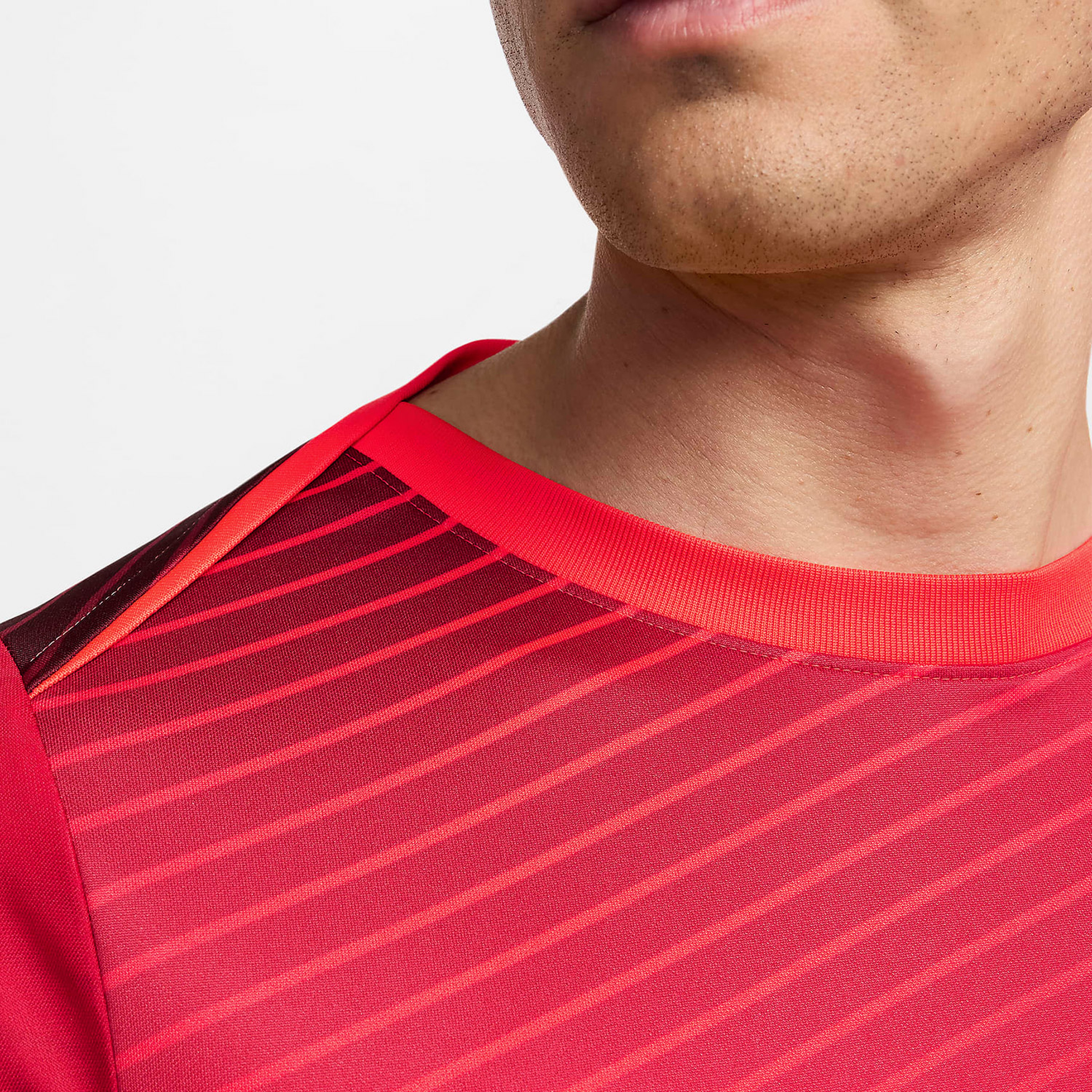 Nike Erkek Kırmızı Forma