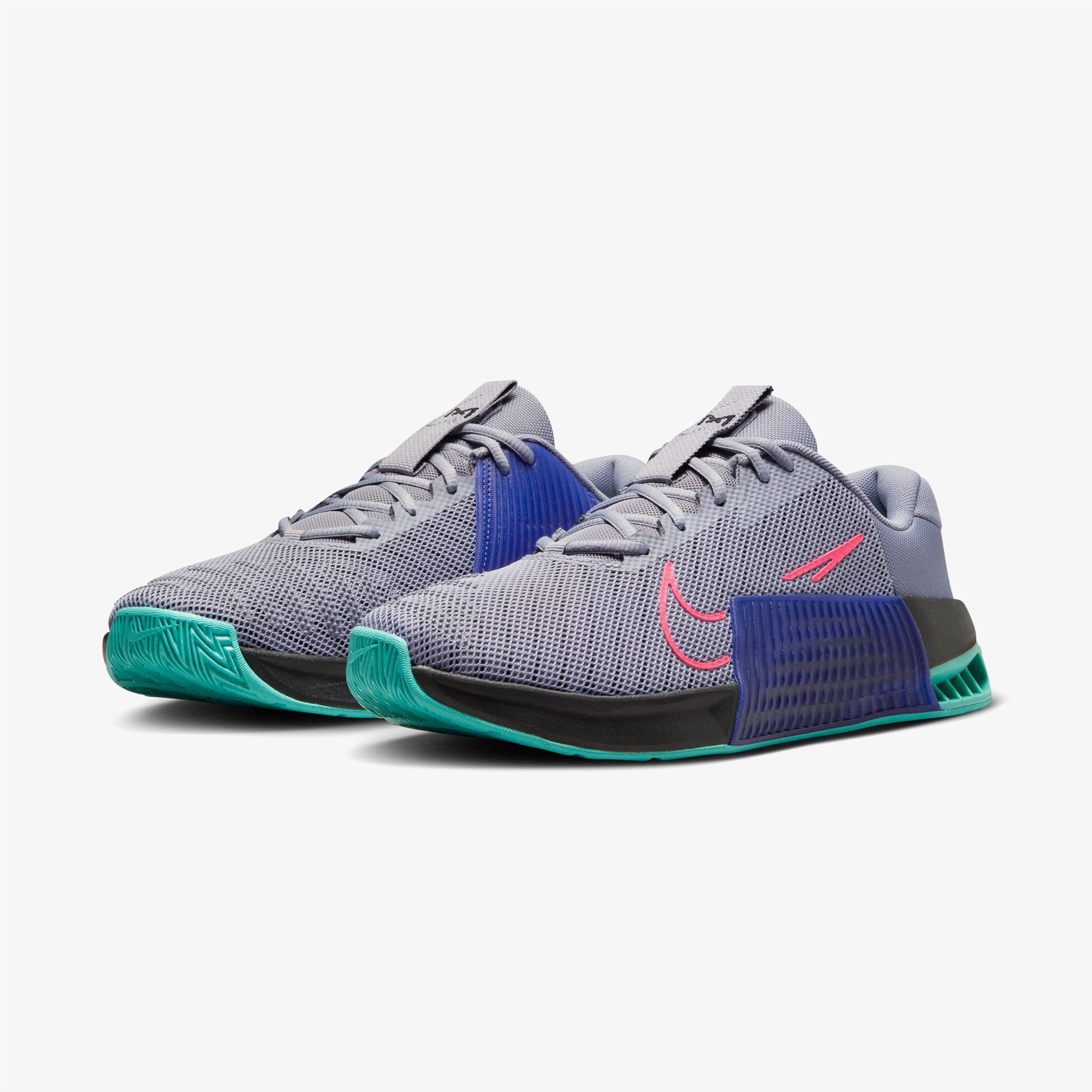 Nike Erkek Gri Antrenman Ayakkabısı