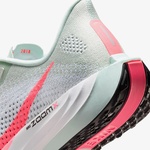 Nike Kadın Beyaz Koşu Ayakkabısı