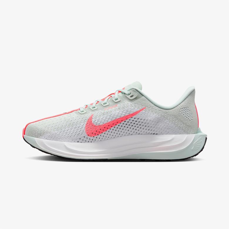 Nike Kadın Beyaz Koşu Ayakkabısı