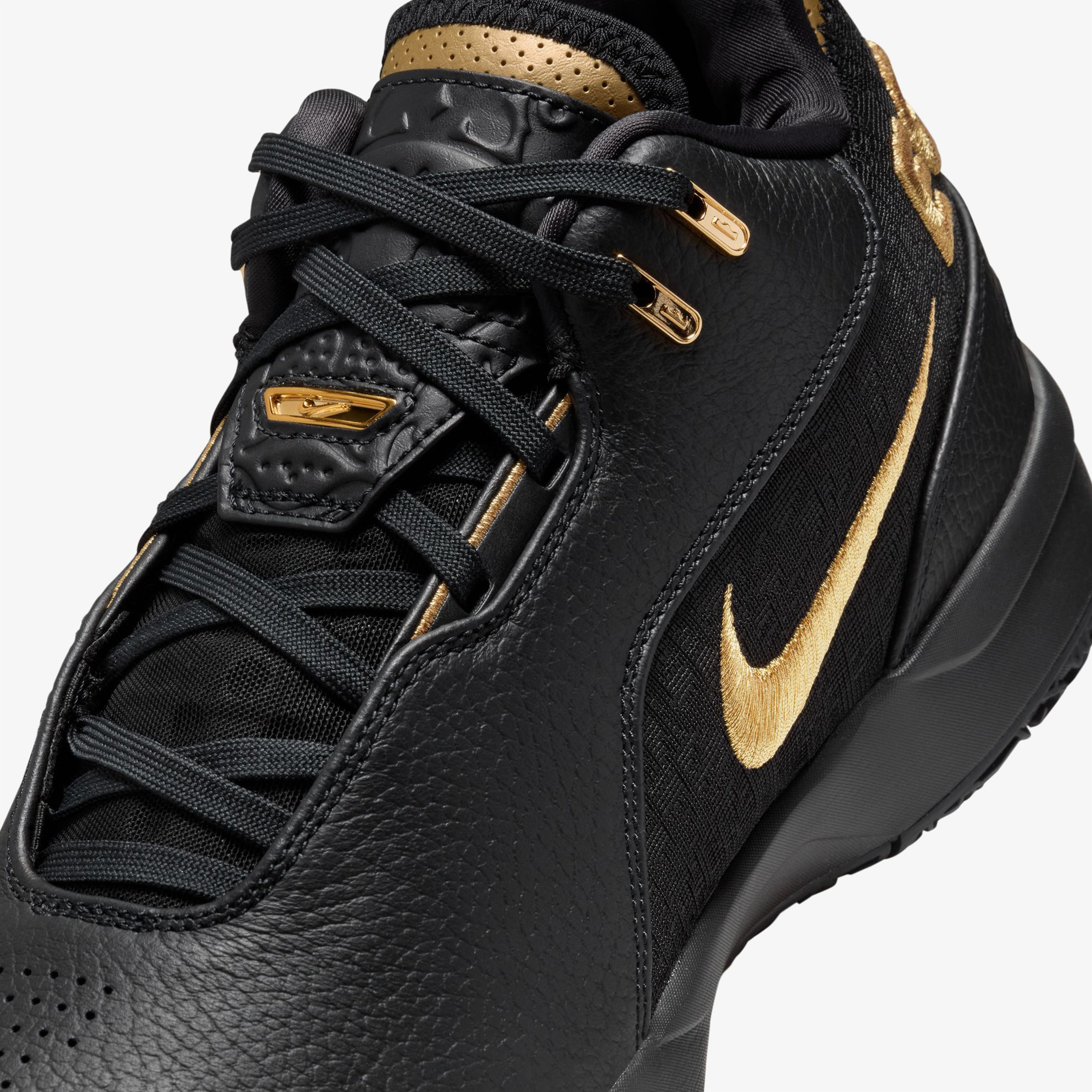 Nike Erkek Beyaz Basketbol Ayakkabısı