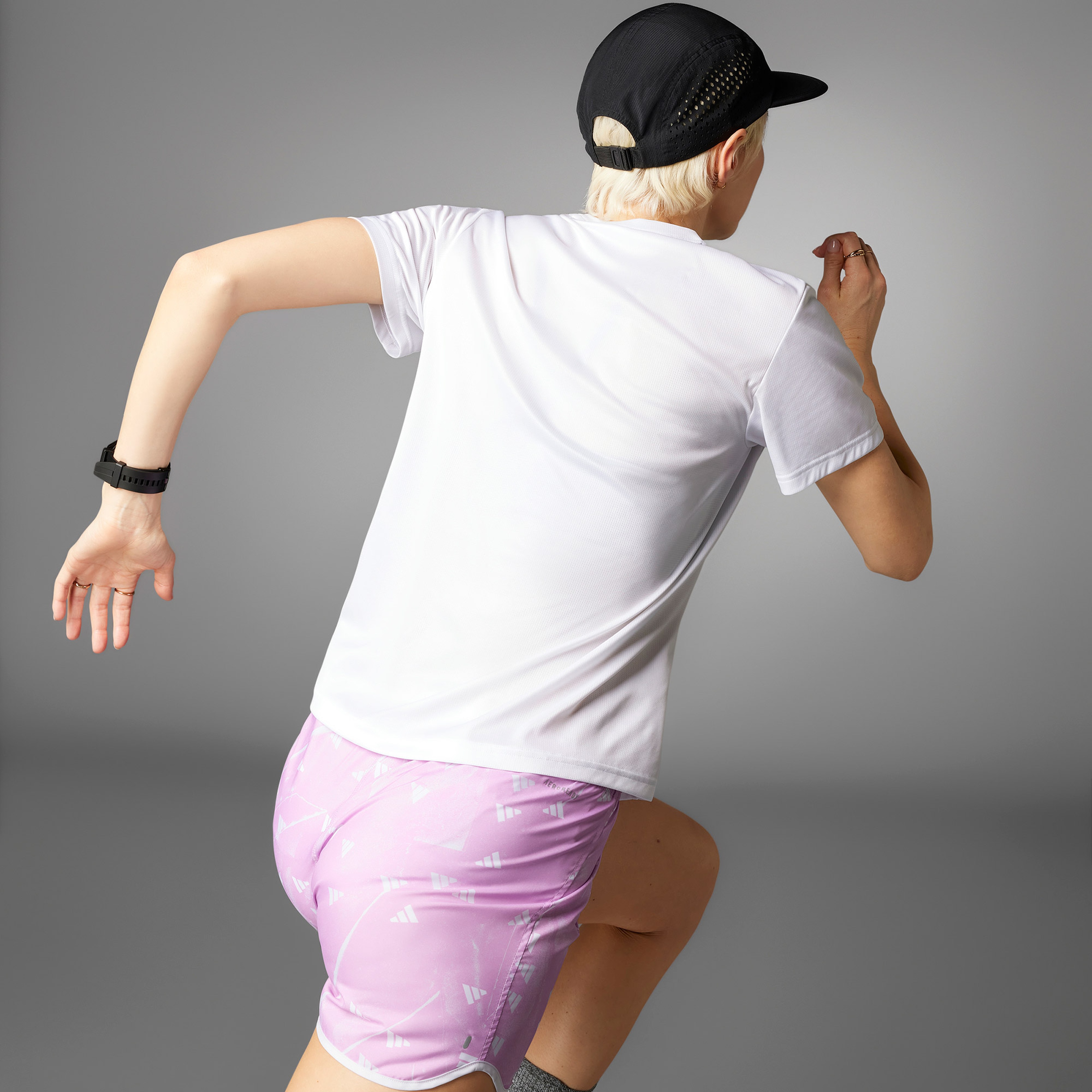 adidas Run It Kadın Beyaz T-Shirt