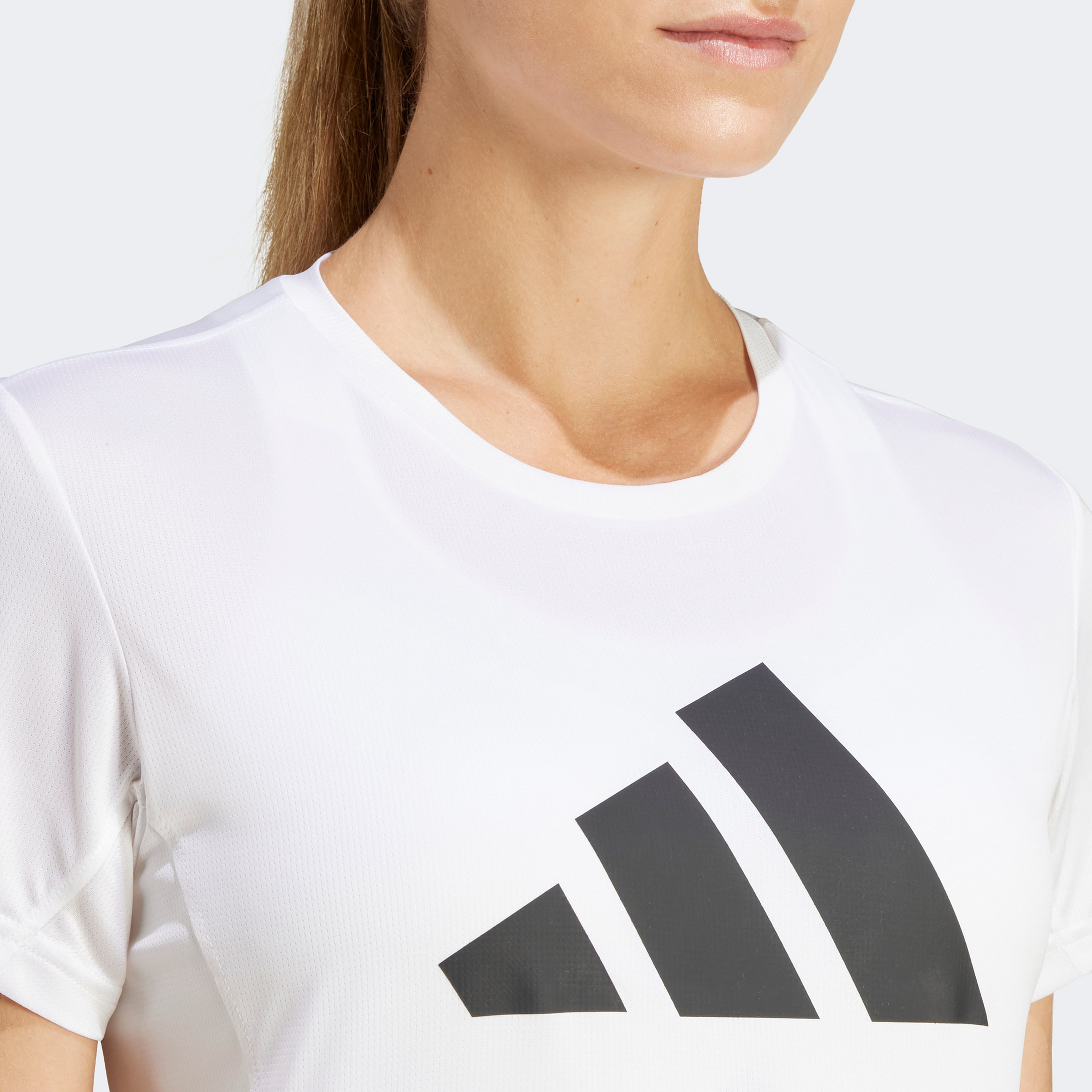 adidas Run It Kadın Beyaz T-Shirt
