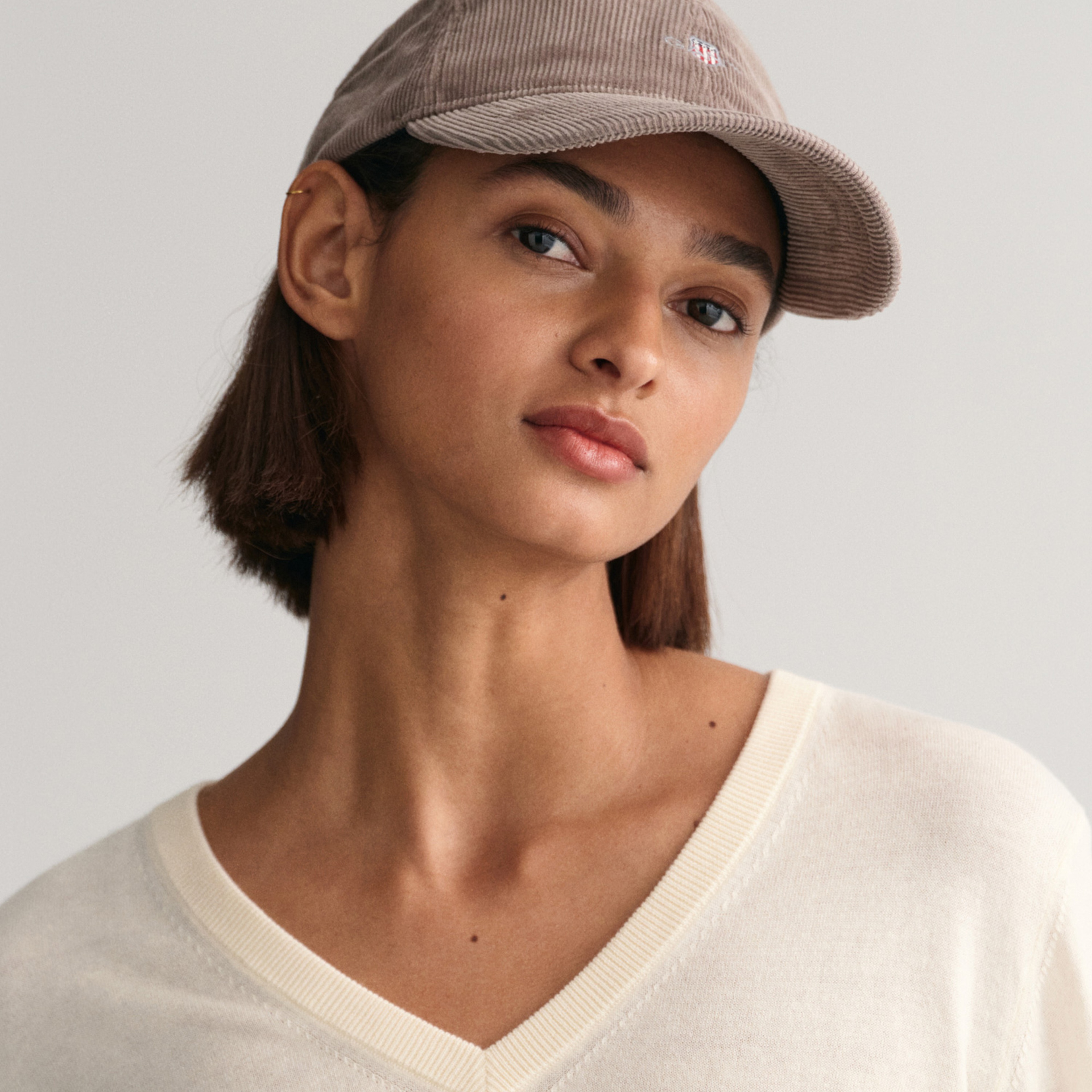 Gant Kadın Krem Regular Fit V Yaka Kazak