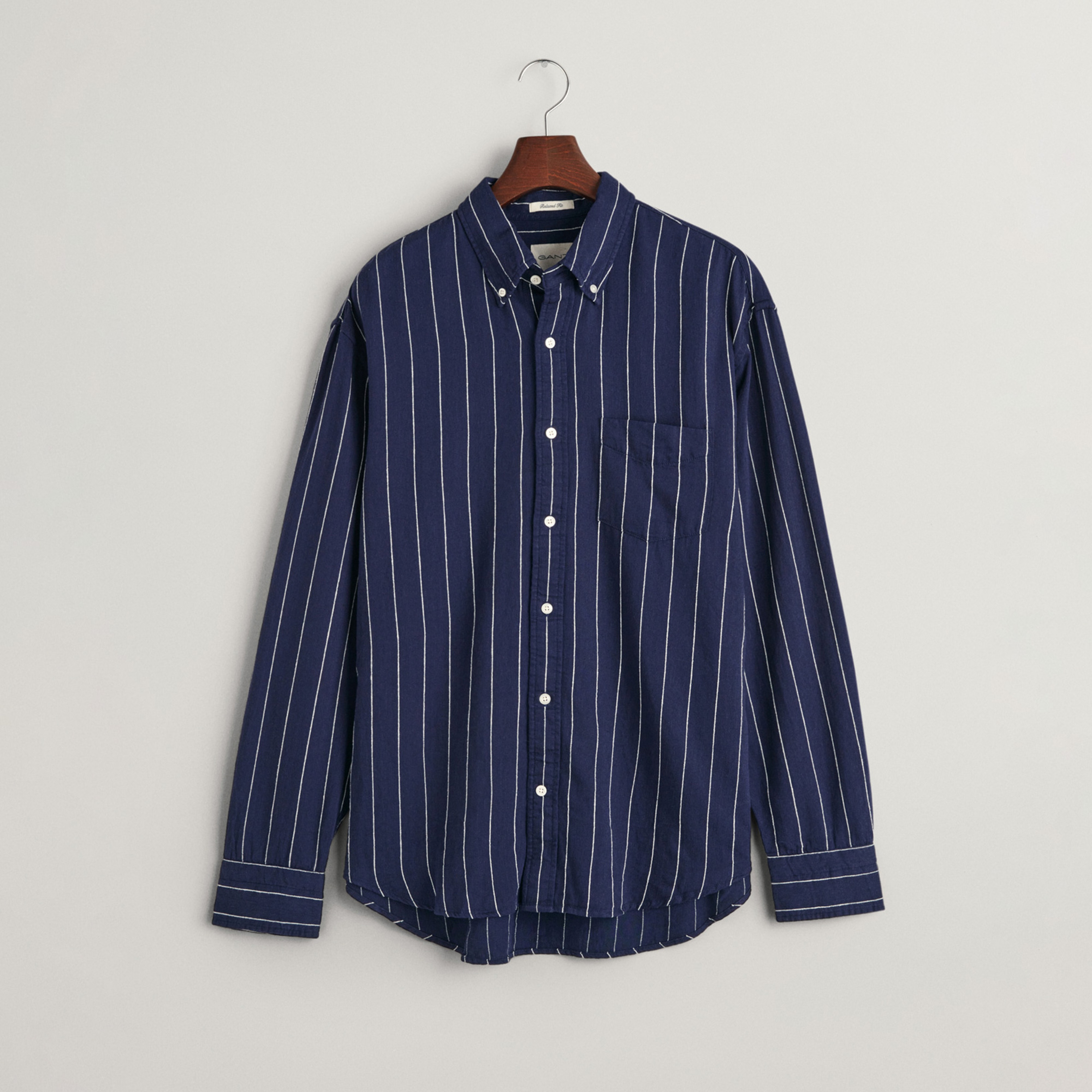 GANT Erkek Lacivert Relaxed Fit Düğmeli Yaka Çizgili Gömlek