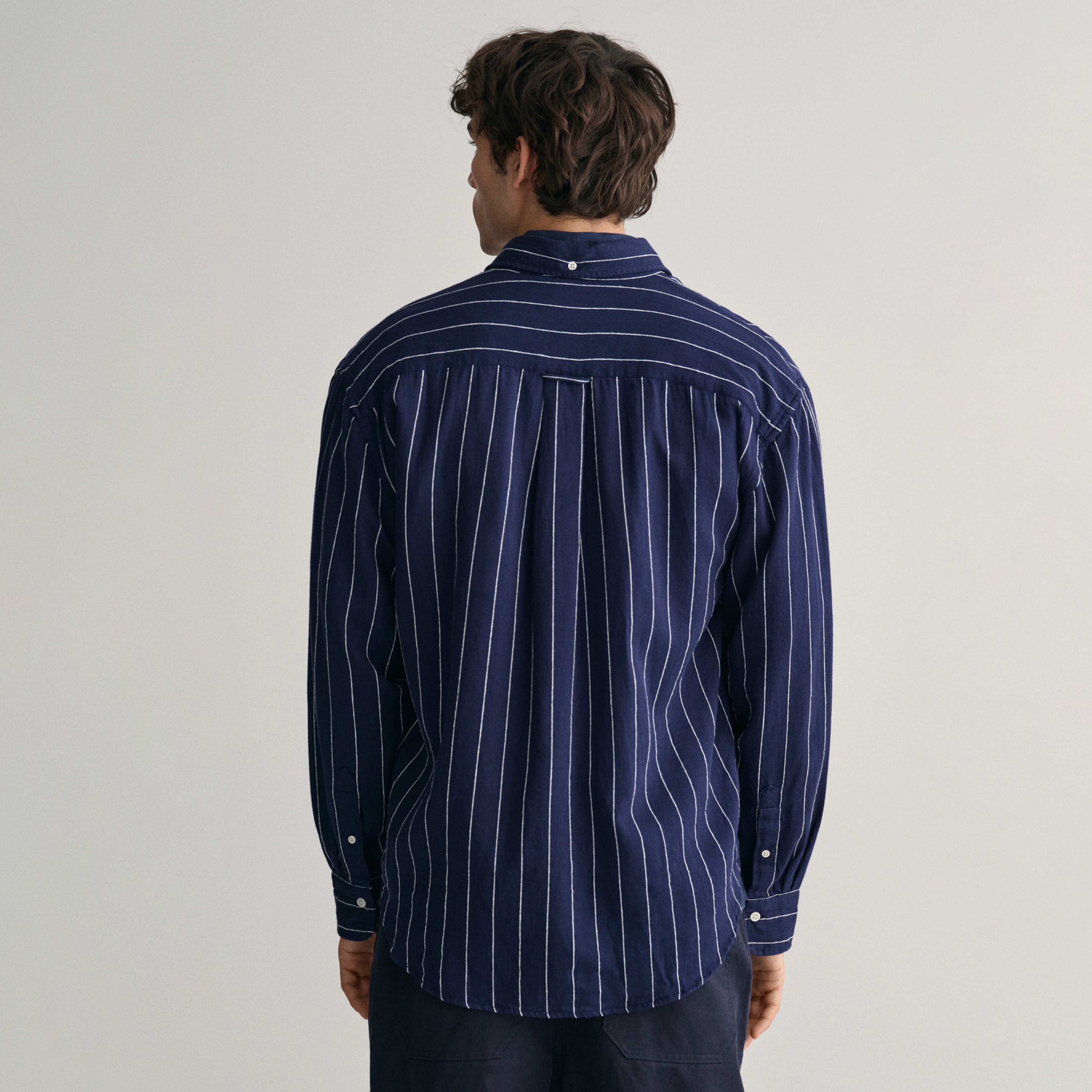 GANT Erkek Lacivert Relaxed Fit Düğmeli Yaka Çizgili Gömlek