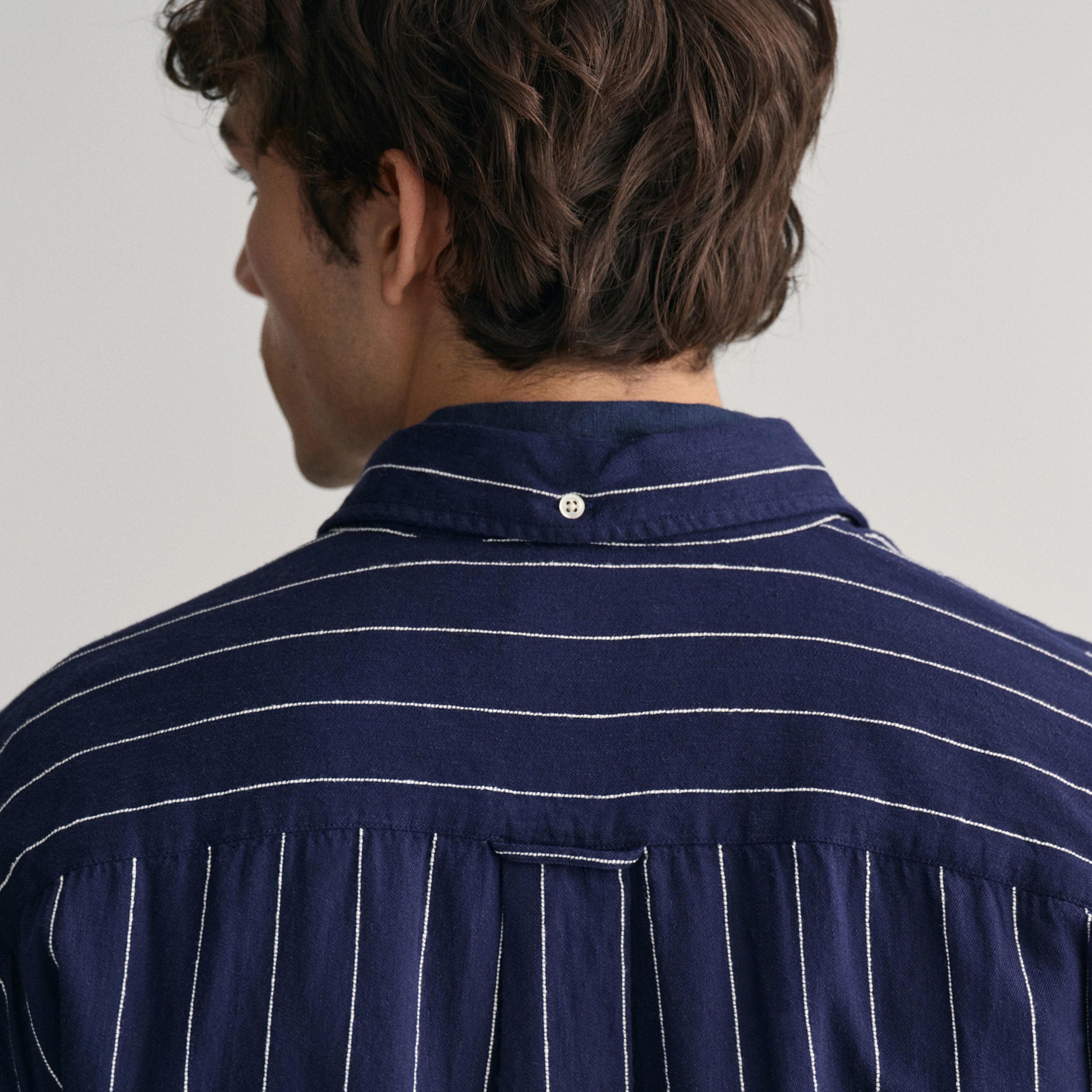 GANT Erkek Lacivert Relaxed Fit Düğmeli Yaka Çizgili Gömlek